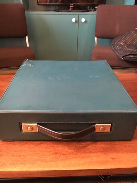 Olivetti typewriter, model Lettera 32