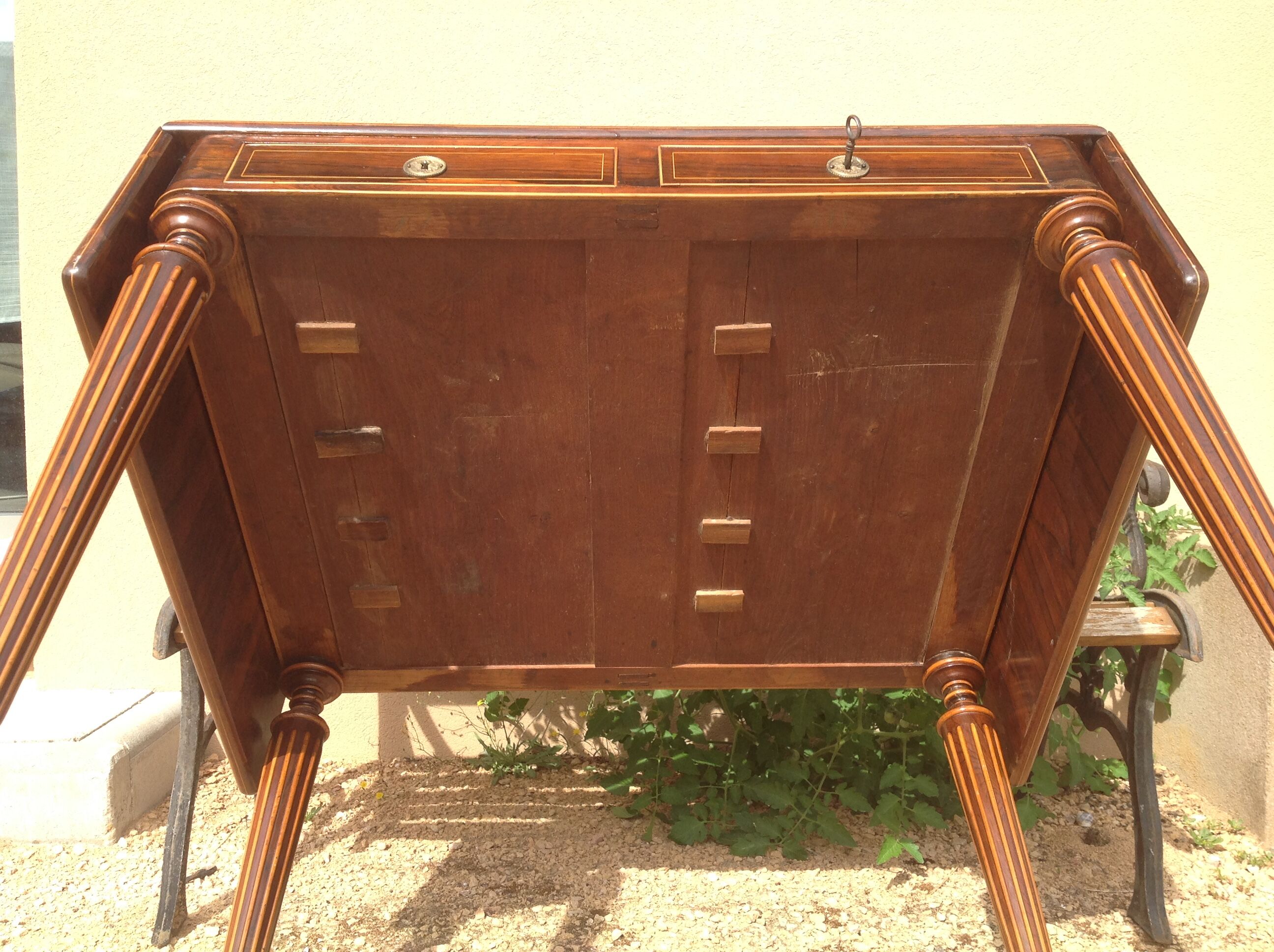 Louis XVI style table in rosewood with lemon inlay