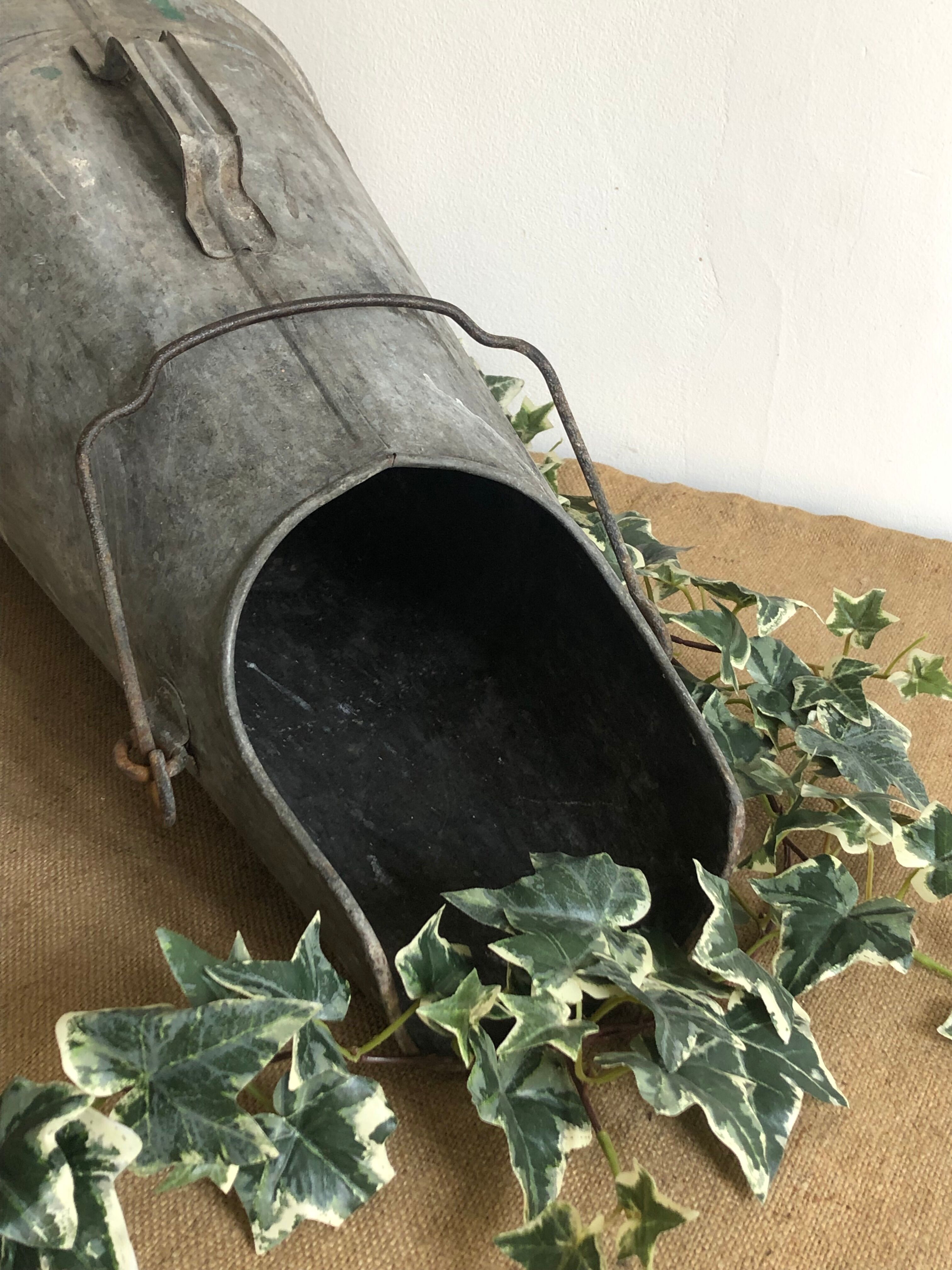 Old coal bucket, zinc