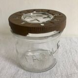 Old jar Facile with claw