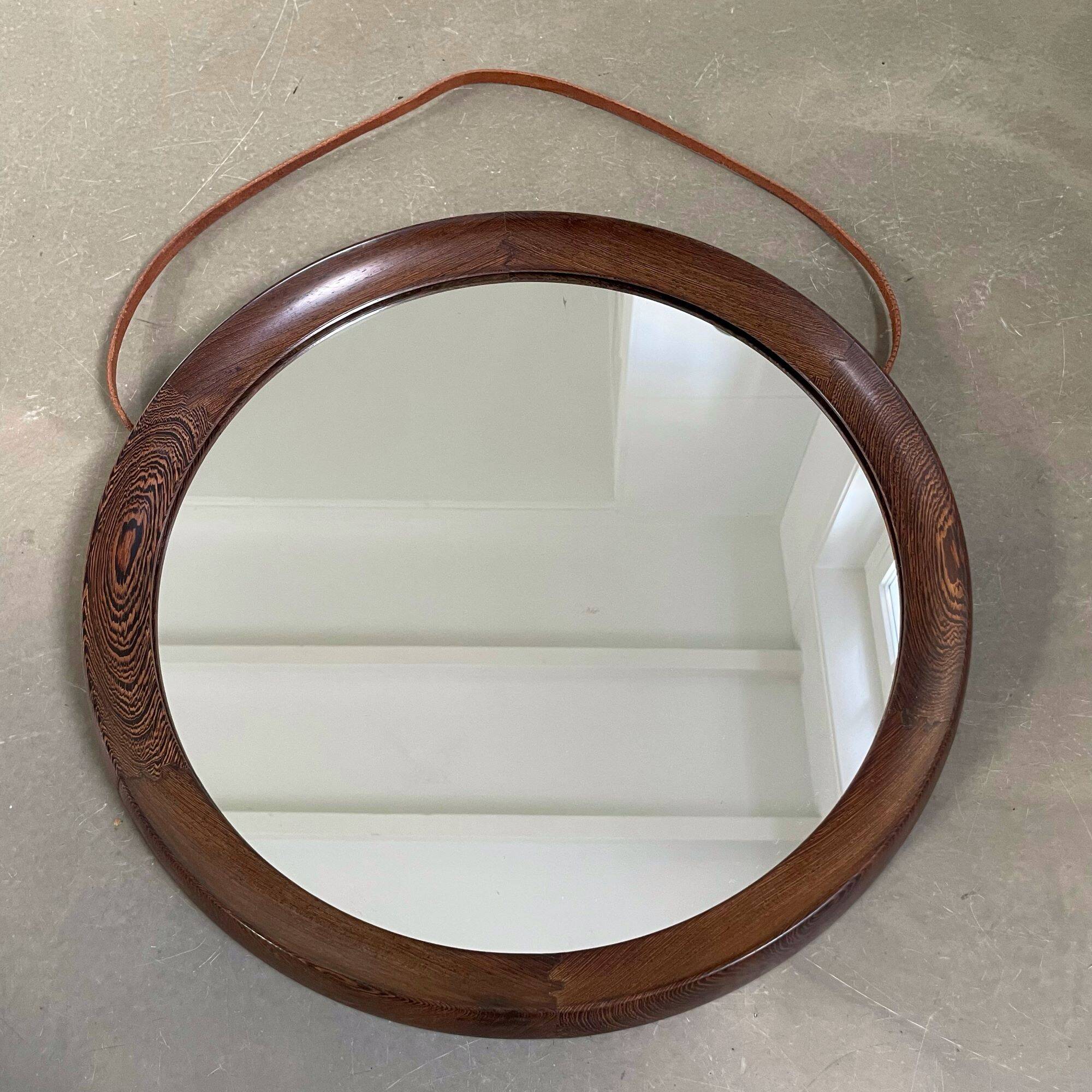 Miroir rond en bois de wengé massif, O.W. Hack Zwolle, Pays-Bas, années 1960