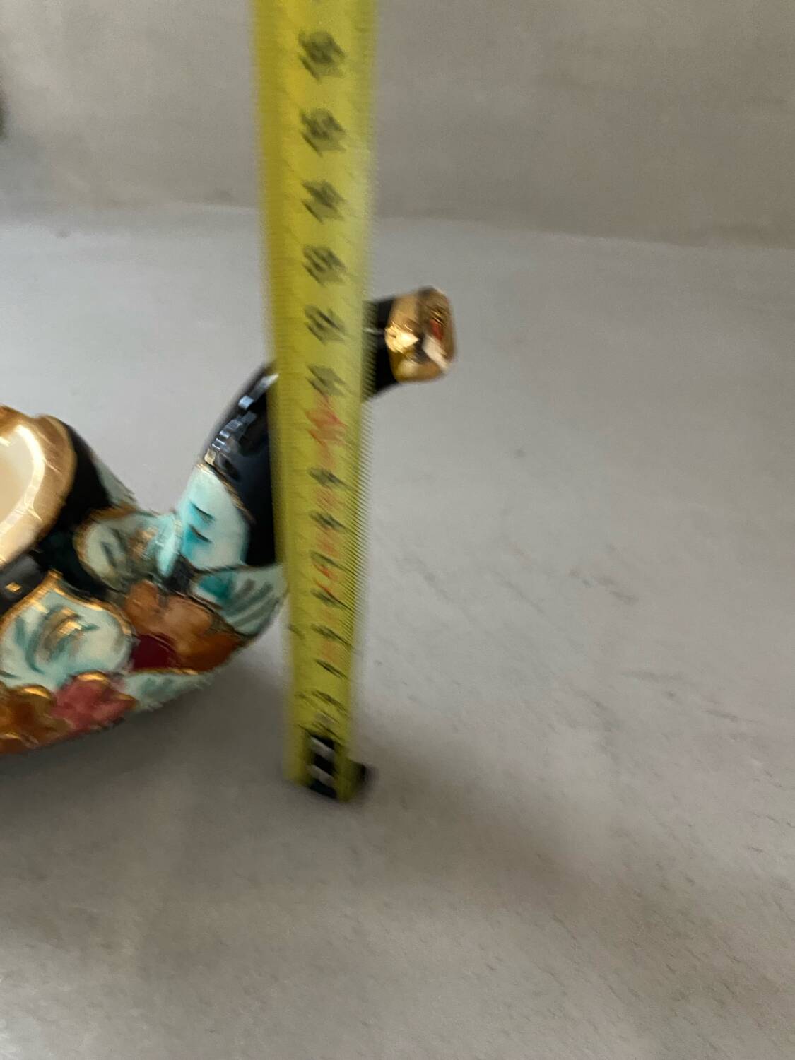 Vallauris pipe-shaped ashtray with blue and gold flowers