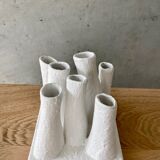 Vase pique flower with matte whitened pipe