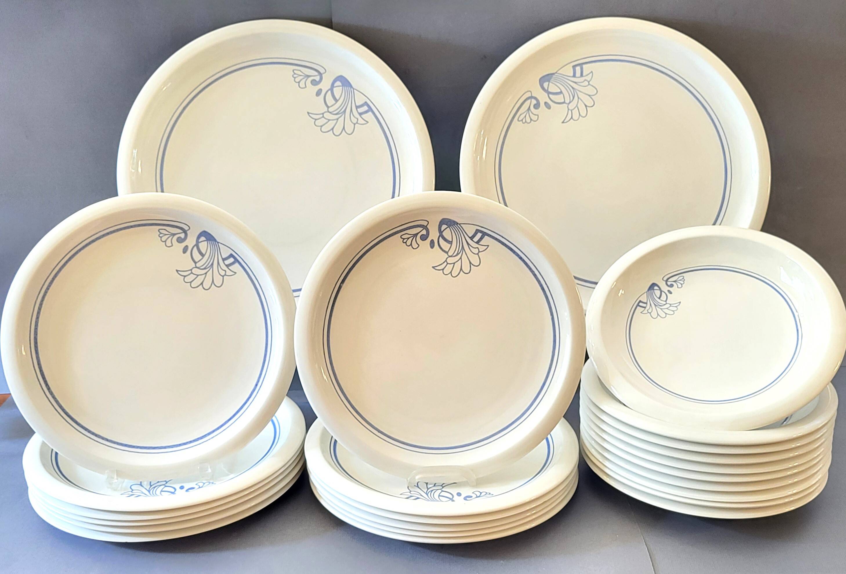 Boch (Belgium) Service for 12 people Art Nouveau decor