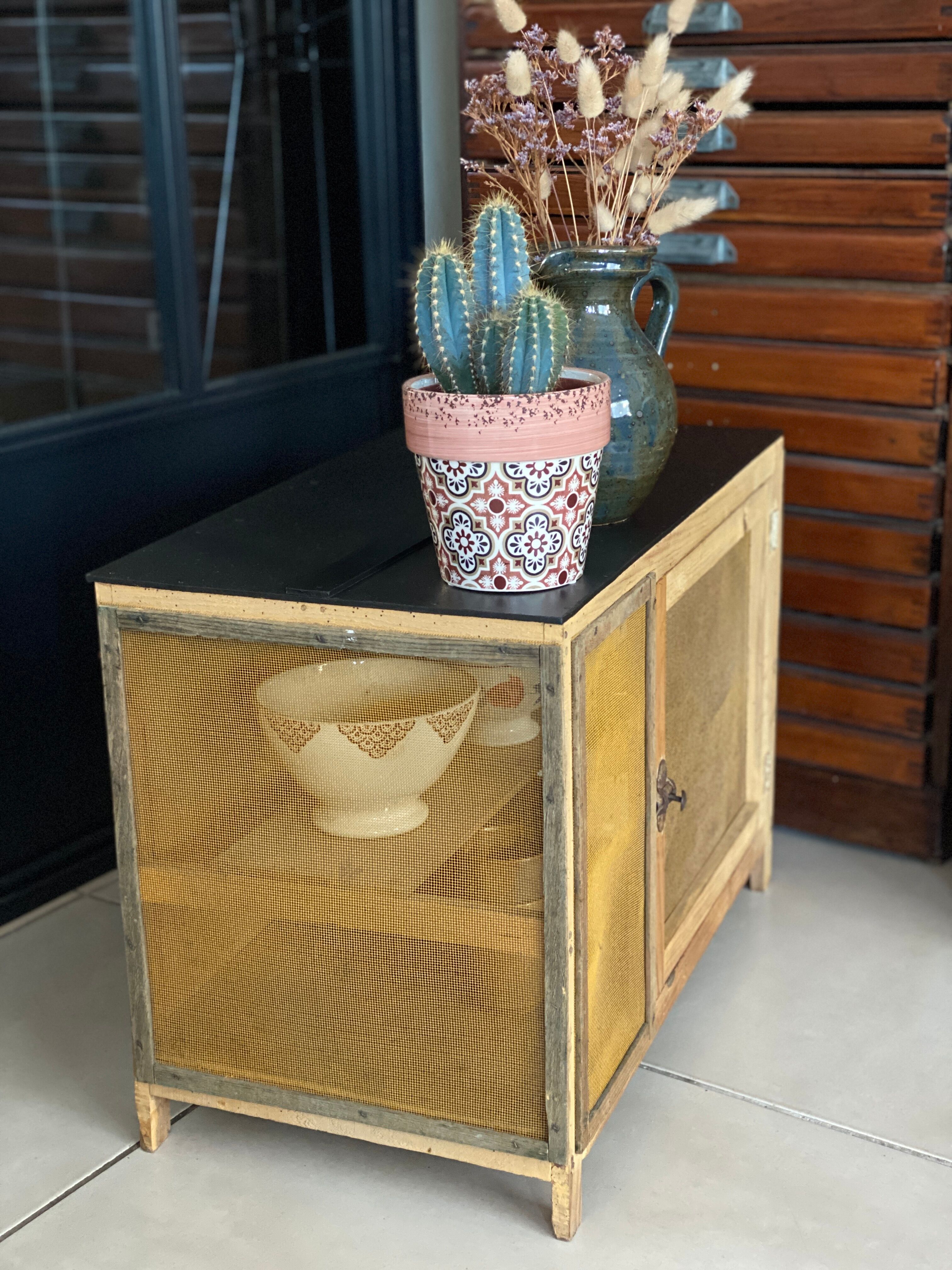 Former vintage pantry