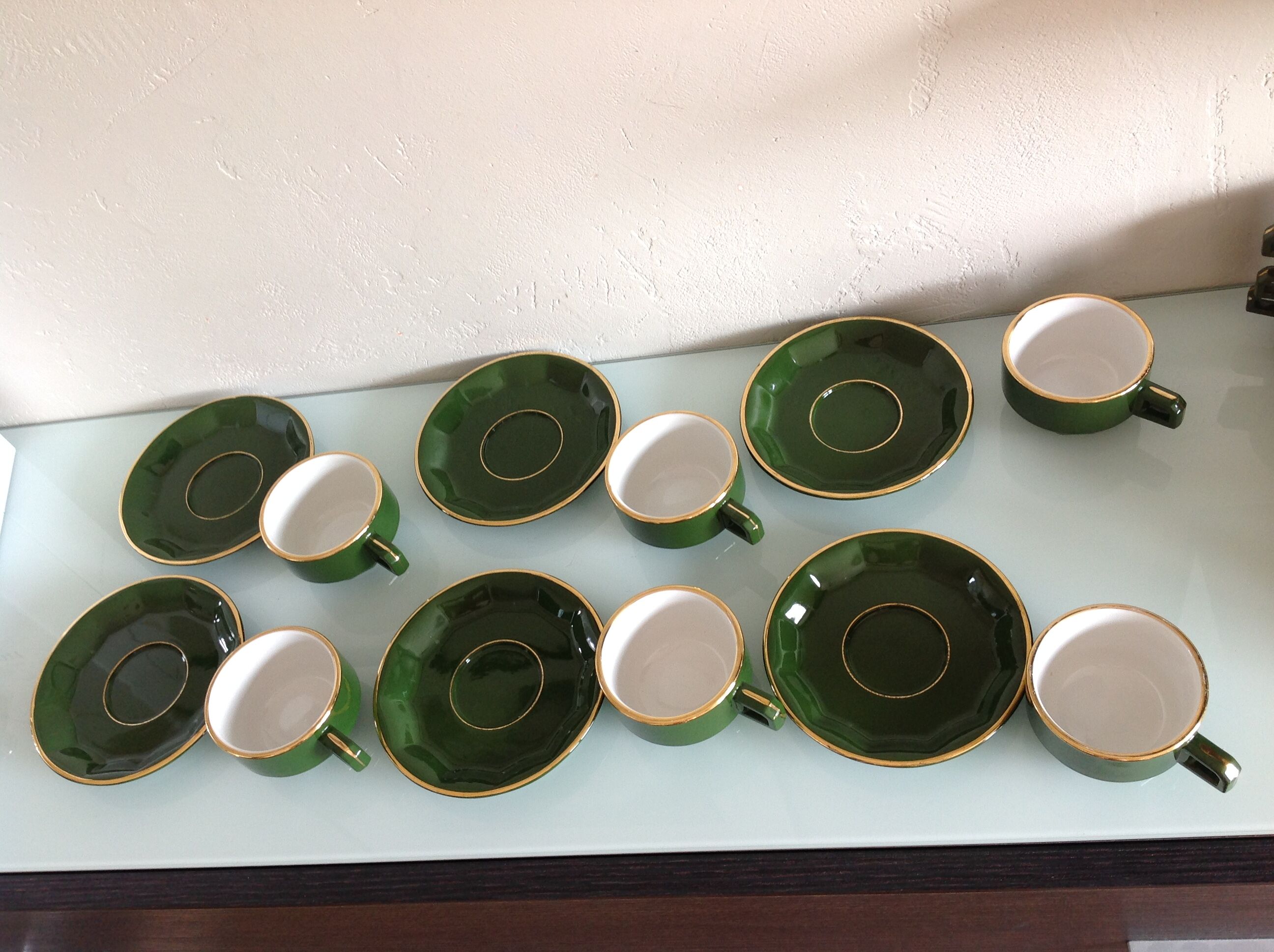 Suite of six green cups with saucers bistro /vintage style 60-70