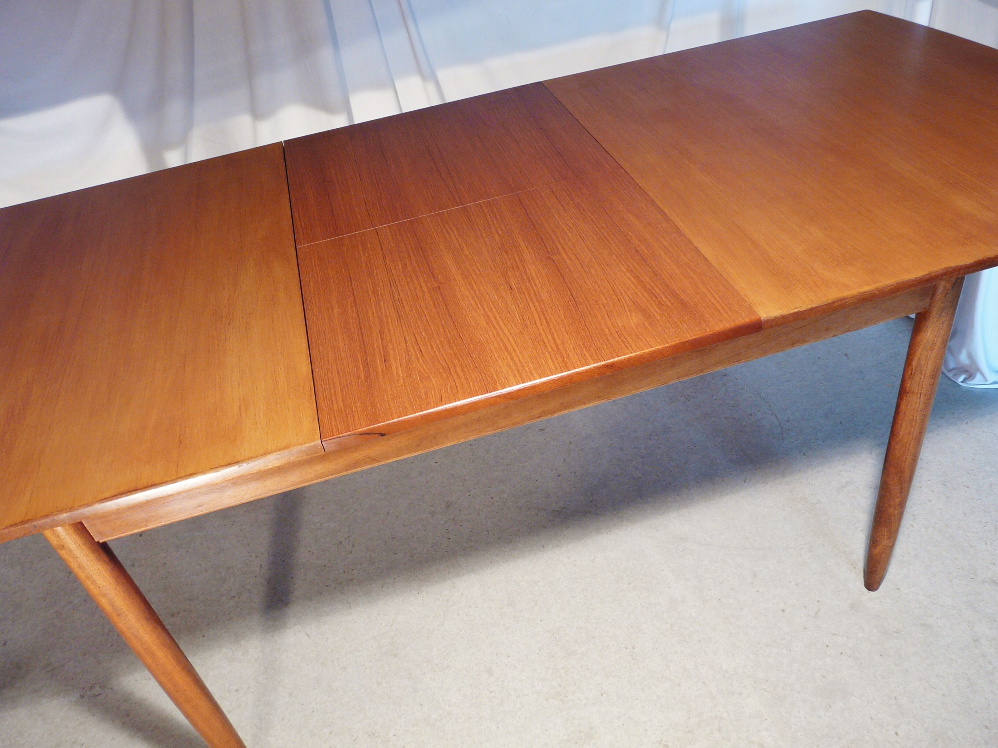 Scandinavian vintage extendable rectangular table