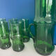 Service a eau carafe et verre vert vintage