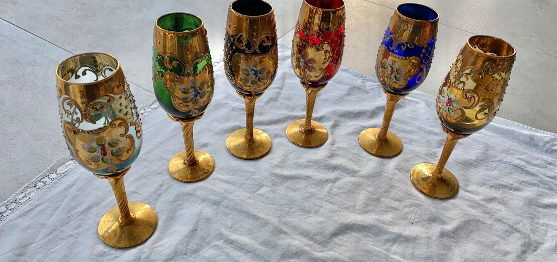 Lot 6 glasses Murano Venice gilded floral decoration in relief