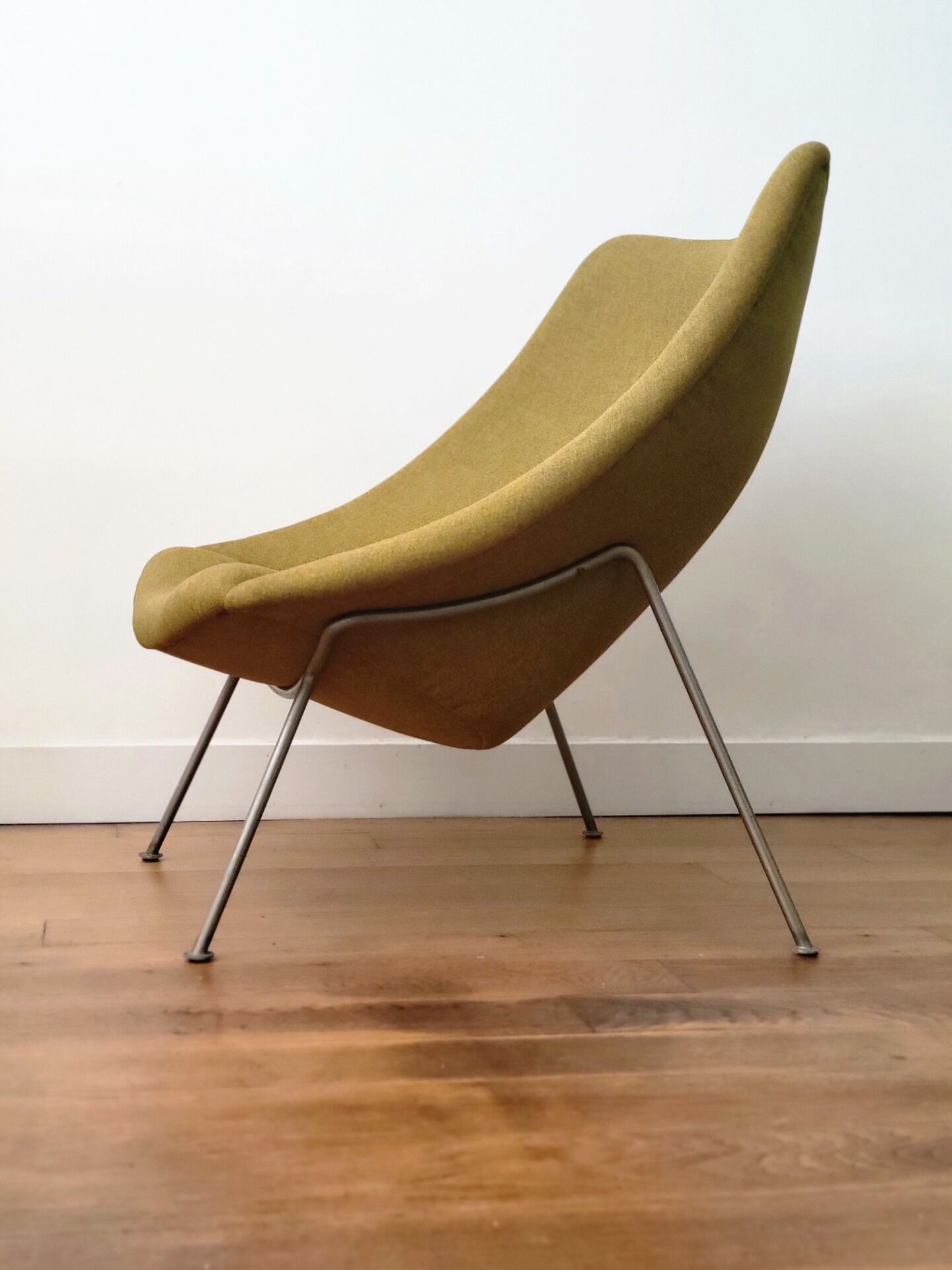 Fauteuil lounge Big Oyster F157 d'Artifort par Pierre Paulin
