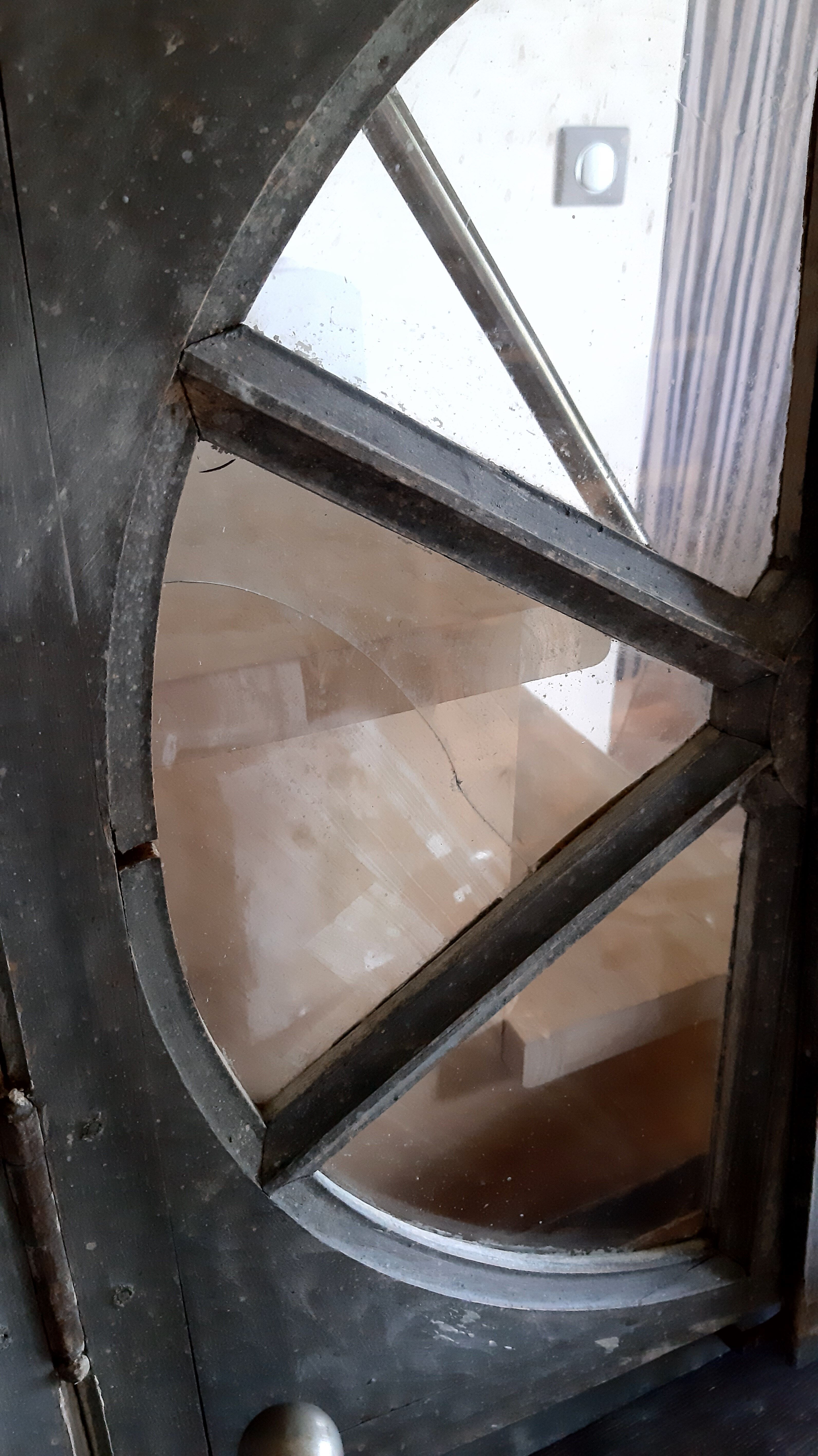 Vintage round ox eye window