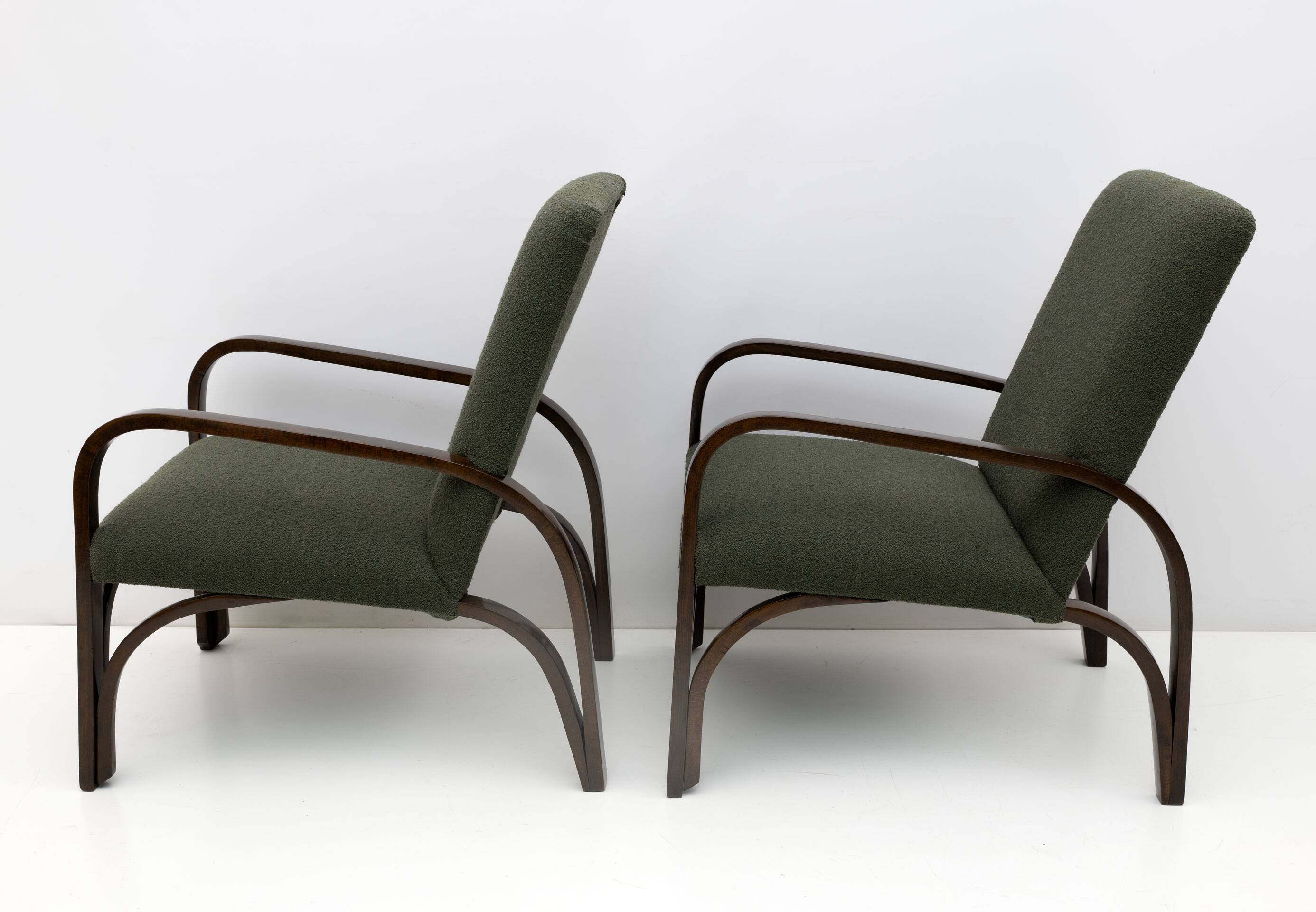 Ensemble Art Déco italien Bouclè vert composé de deux fauteuils et d'un petit canapé, années 1930