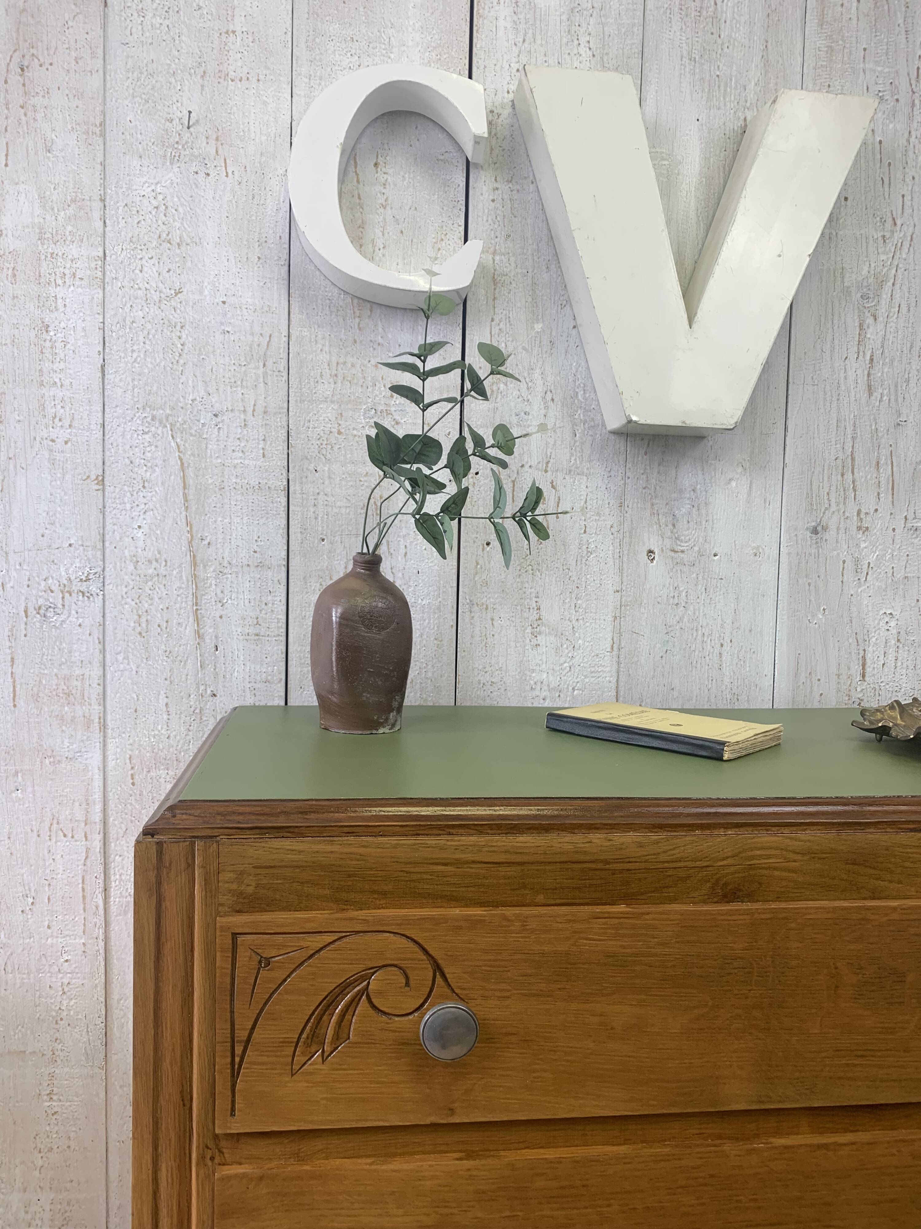 Vintage chest of drawers