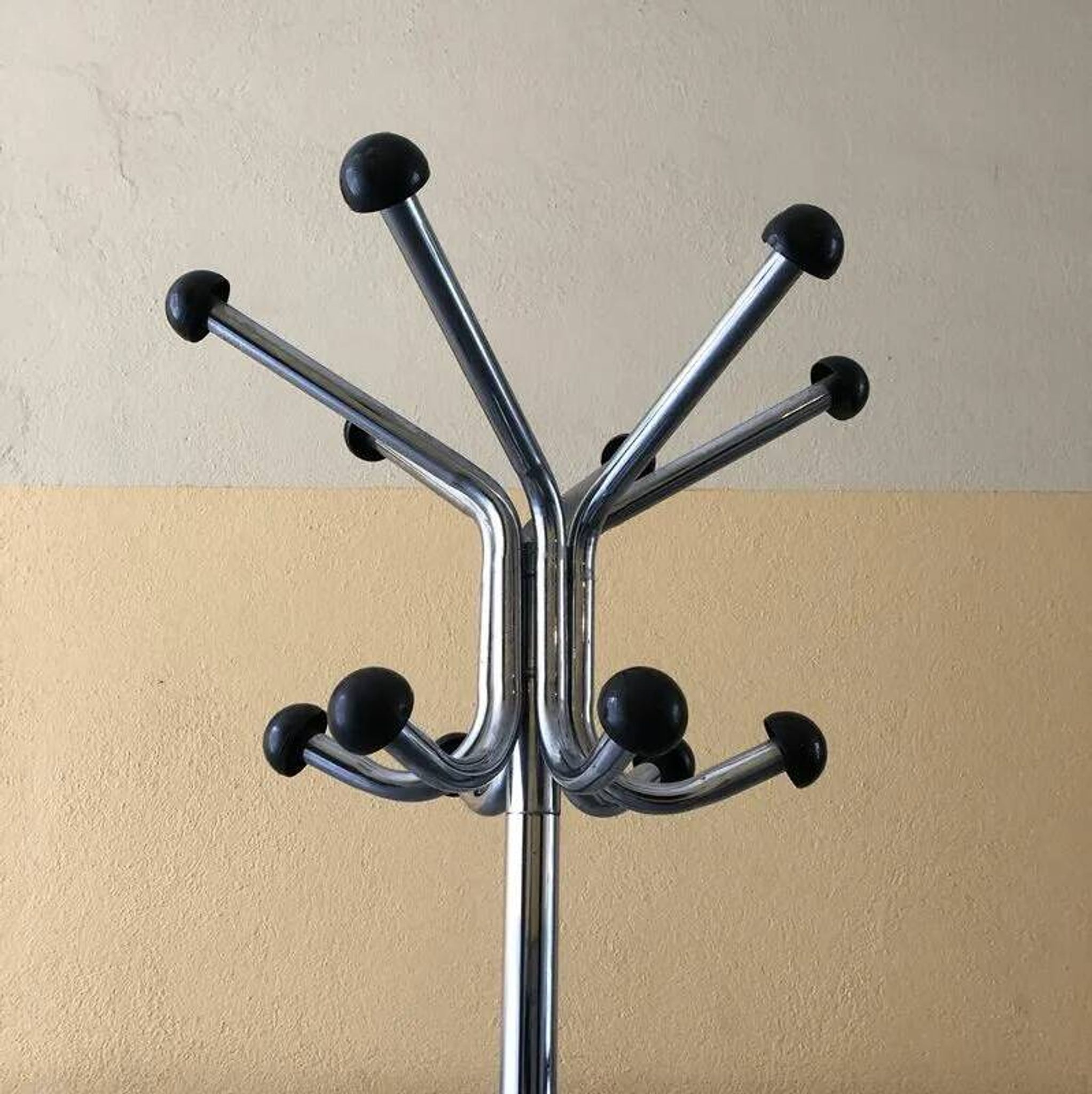 Vintage metal parrot coat rack