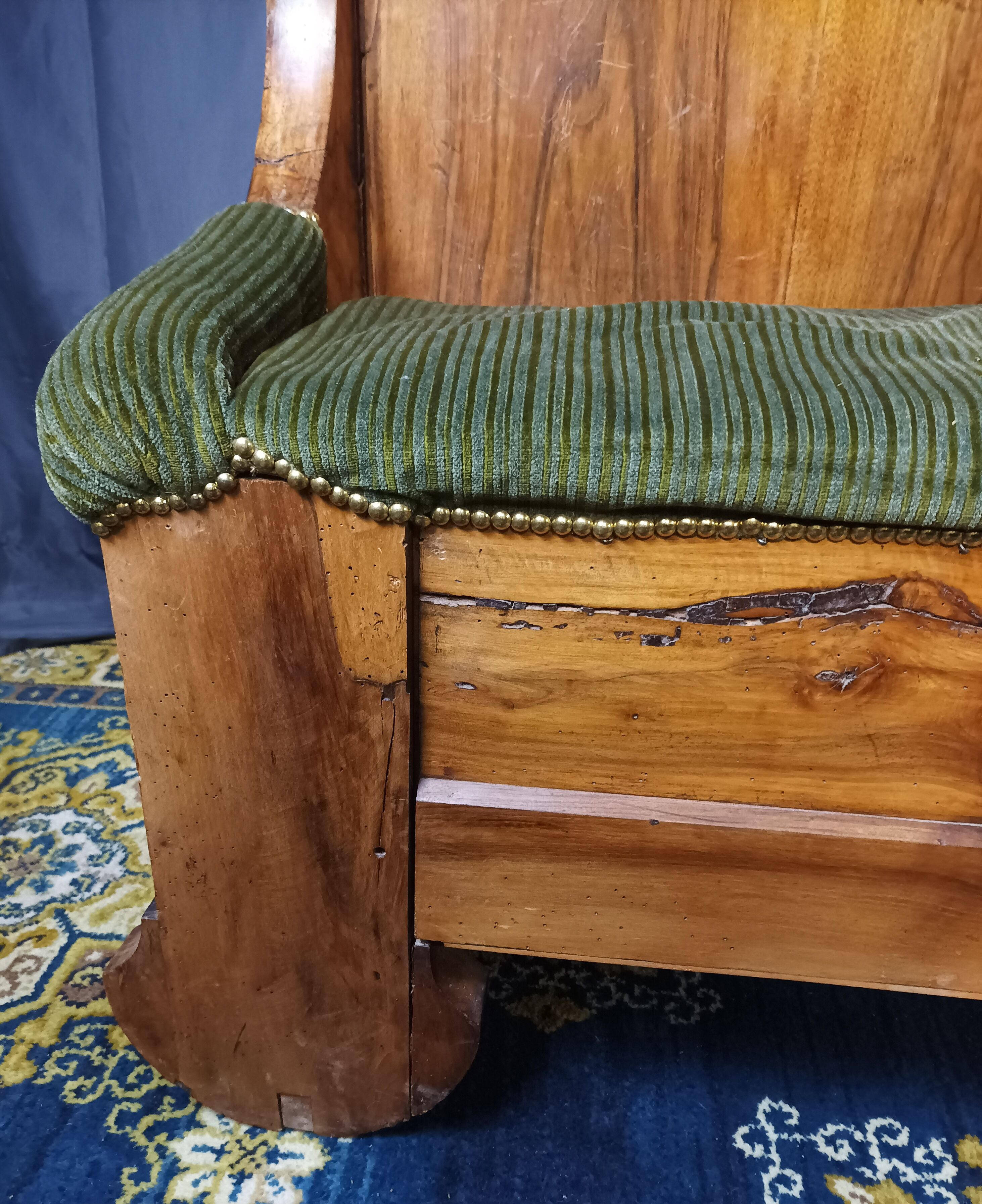 Louis Philippe bench in walnut