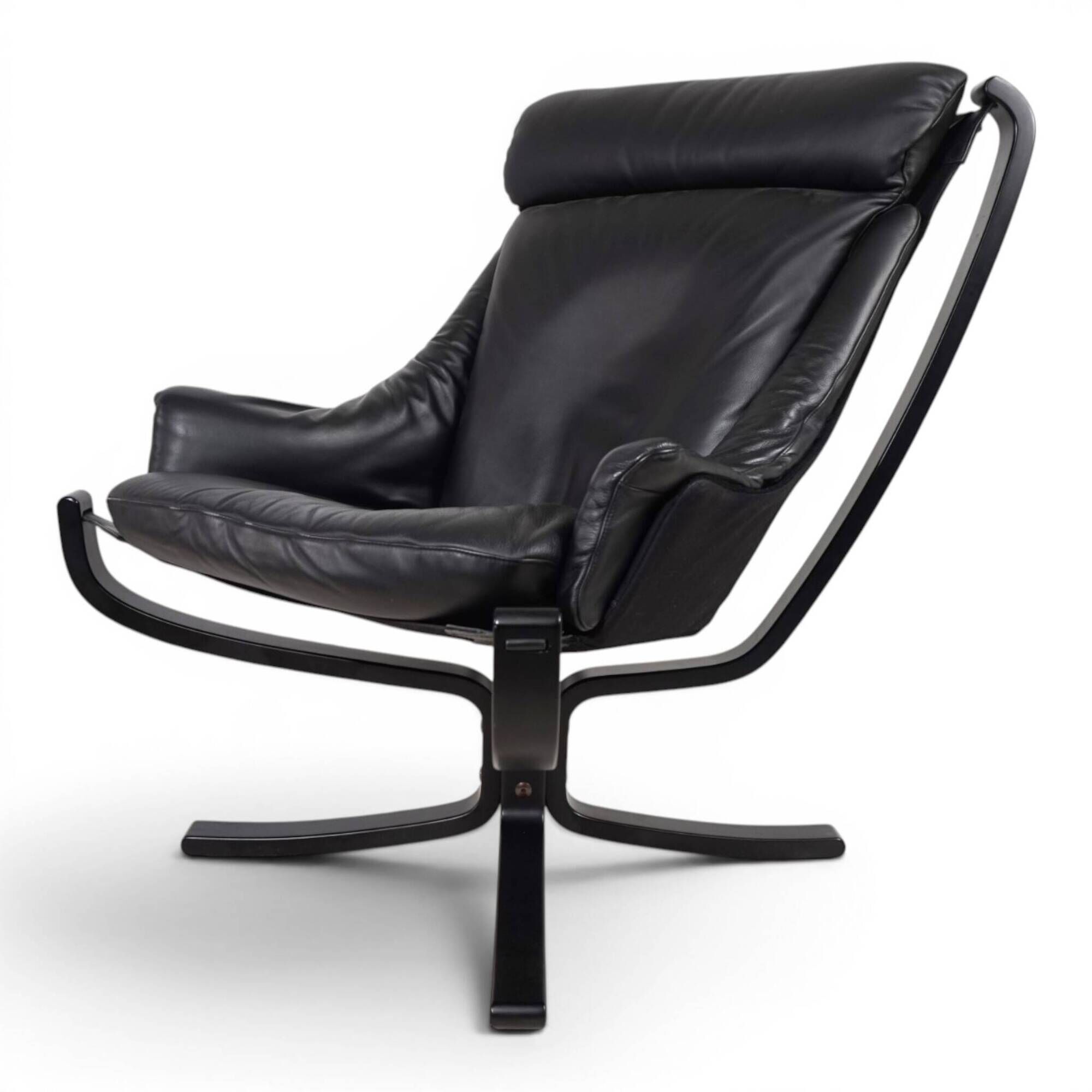 Poltrona Frau Viking Leather Lounge Chair by Sigurd Resell, 1970