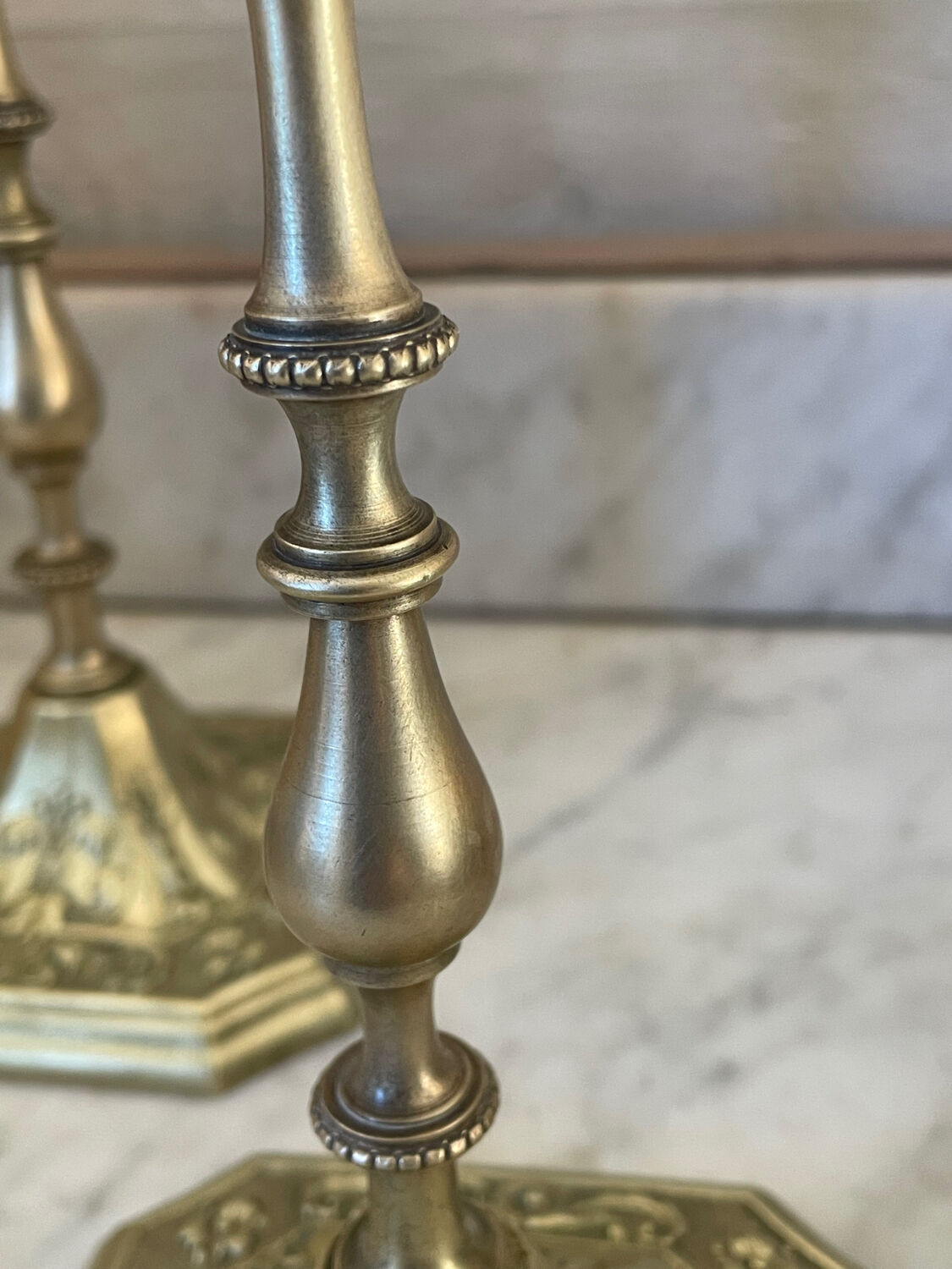 Paire de bougeoirs en laiton XIXème