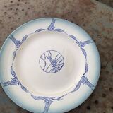 Lot of 7 small mismatched plates, old and collector's items