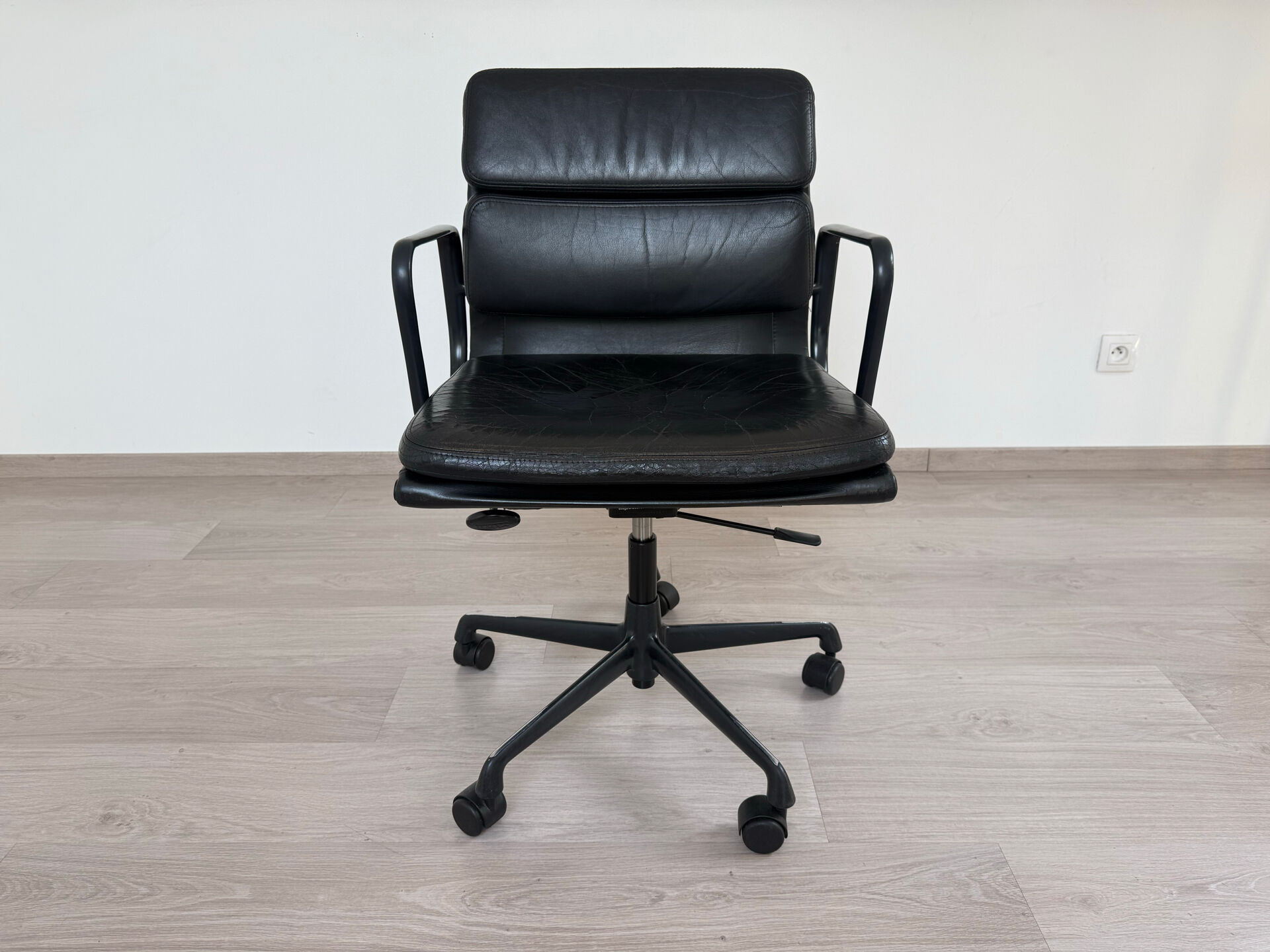 Fauteuil de bureau Eames Vitra EA 227 années 70