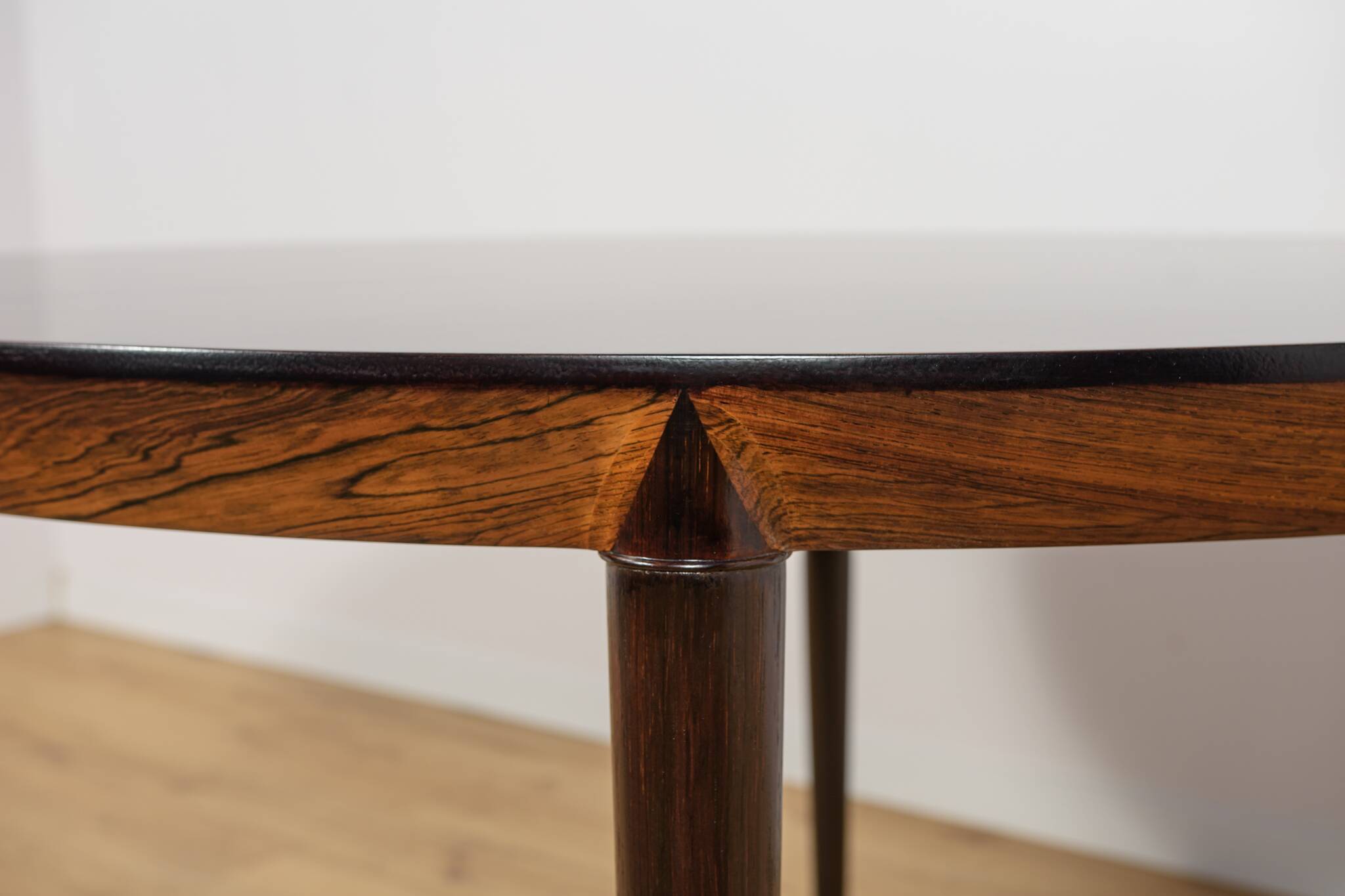 Mid-Century Round Rosewood Dining Table Model 71 by Severin Hansen for Hasl