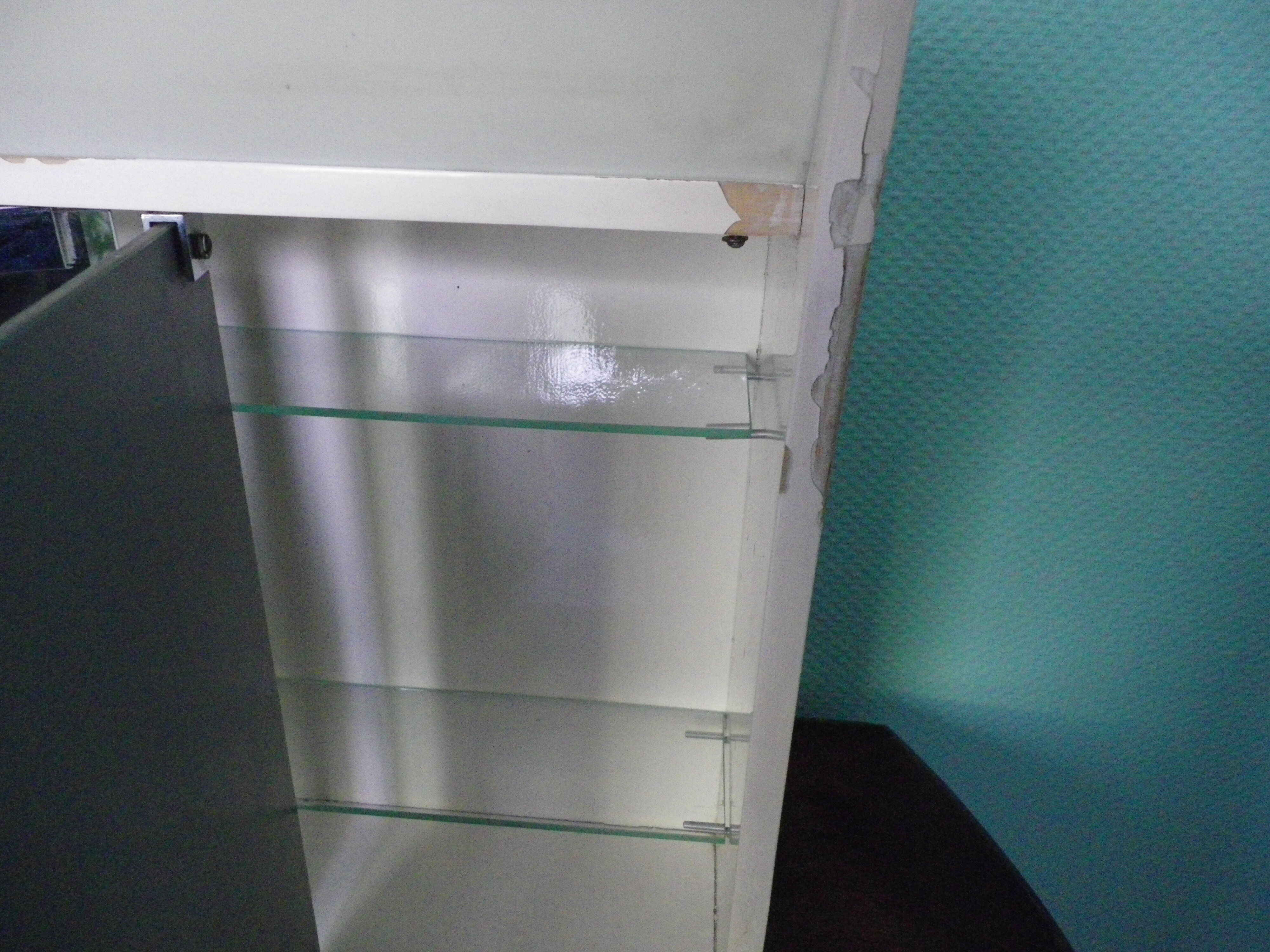 Pharmacy cabinet, 3 mirror doors, double lighting, power outlet and Bakelite switch