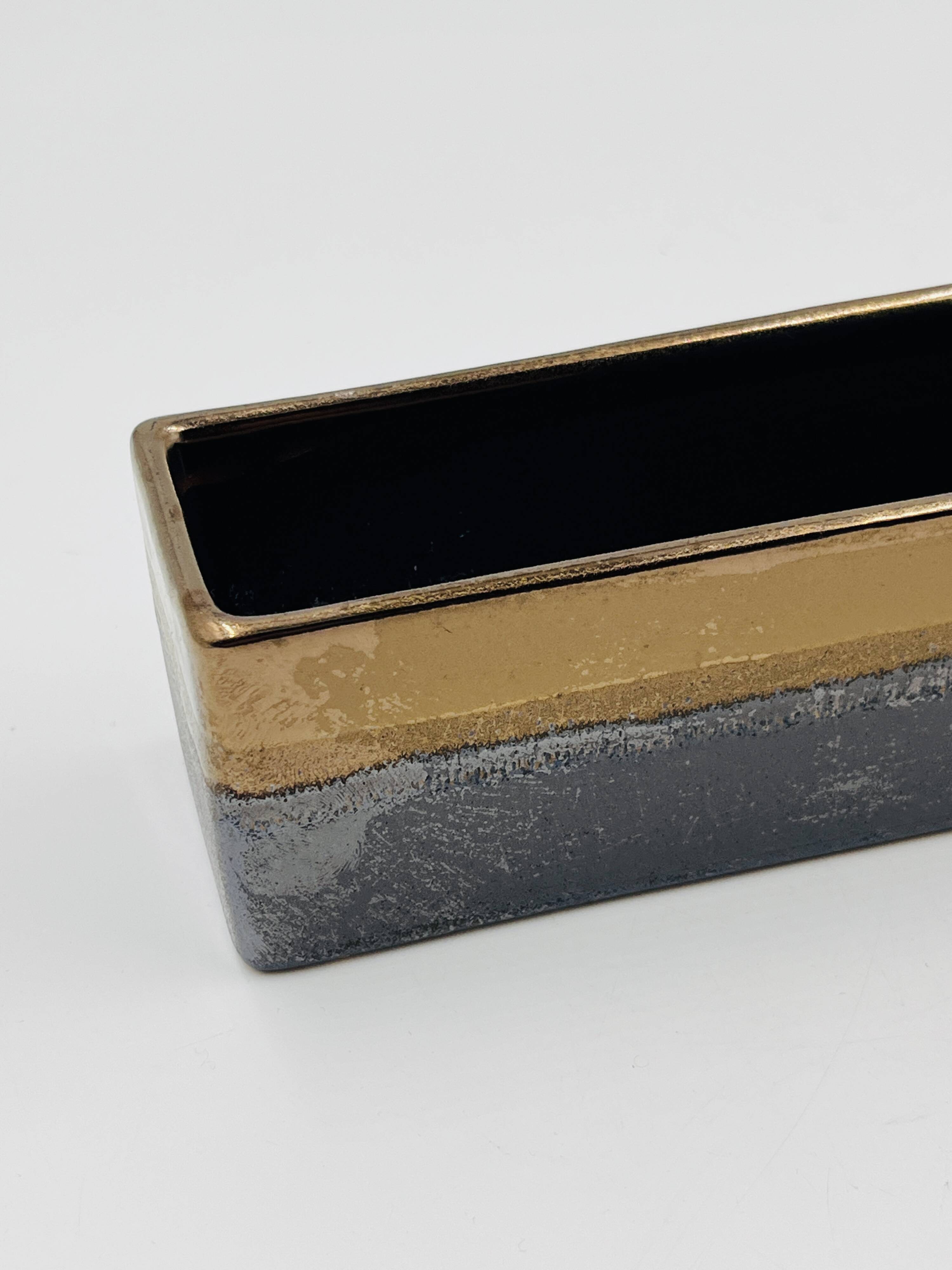 Rectangular plant pot