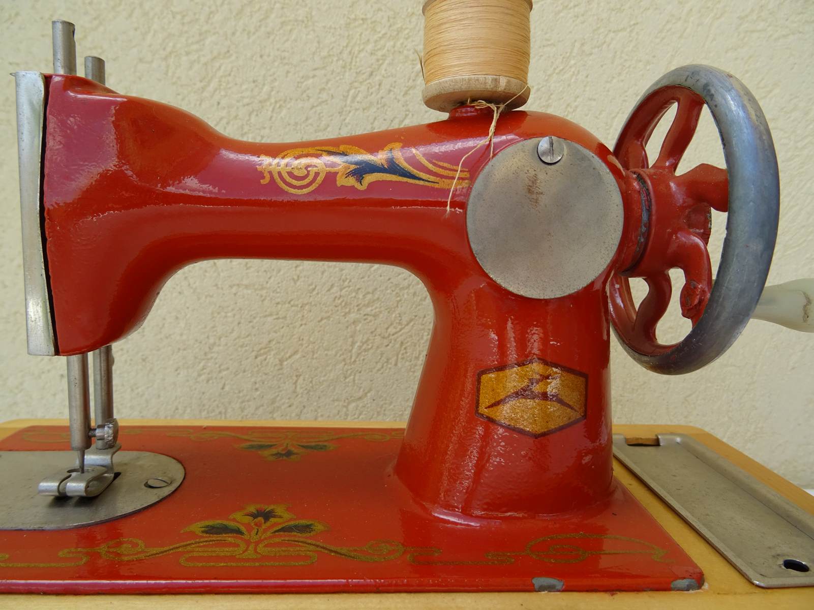 Metal sewing machine "orsha" ussr vintage soviet urrs