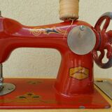 Metal sewing machine "orsha" ussr vintage soviet urrs