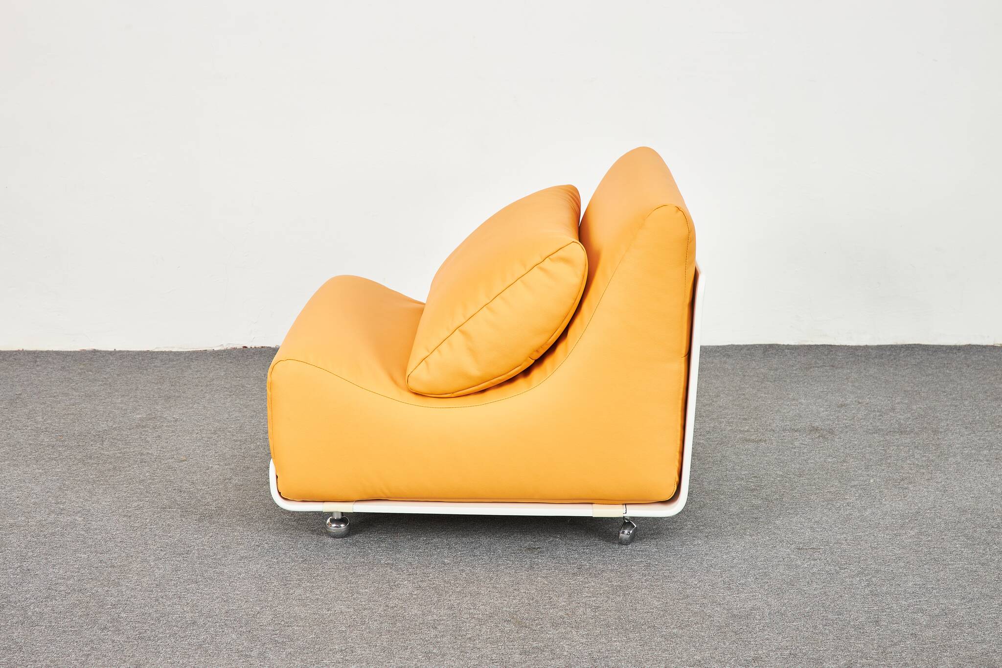 Space Age Orbis lounge chairs by Luigi Colani for CORE 1970s