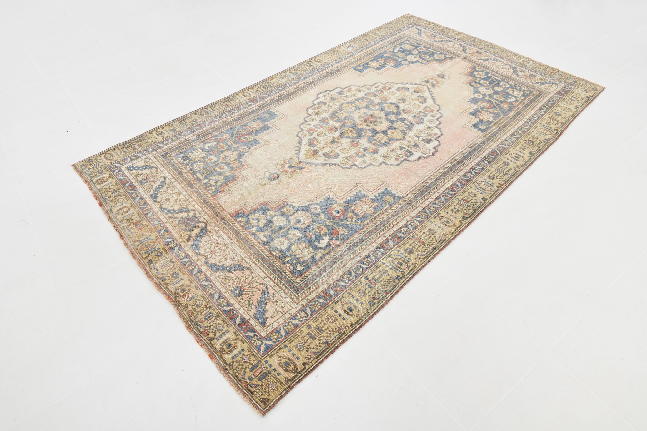 5x9 tan beige & blue oushak rug, 151x263cm