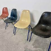 Lot of 4 Eames DSS chairs in fibre H Miller