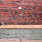 Patinated workshop furniture from the early 20th century.