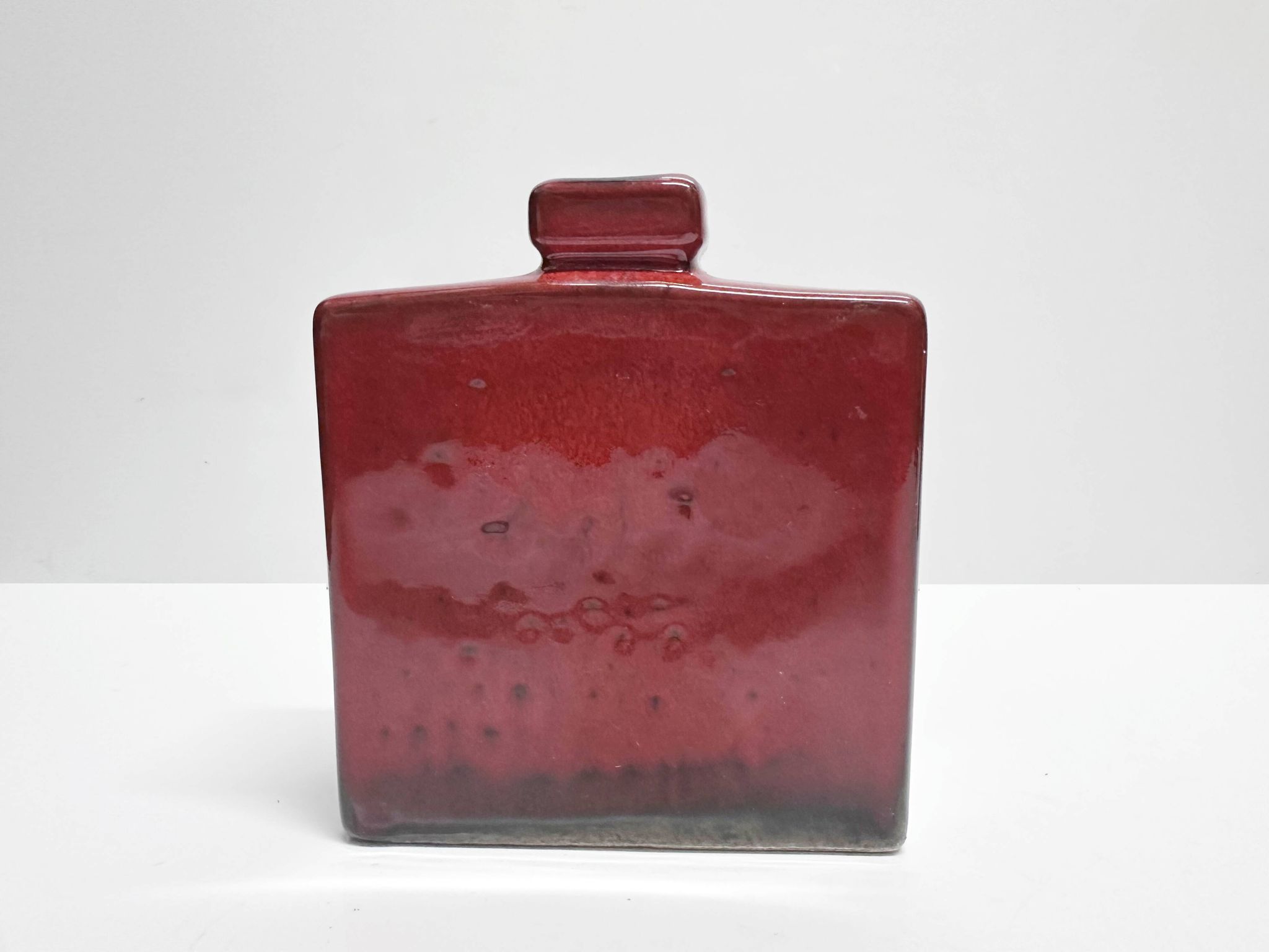 Suite de quatre vases céramique modernistes. Allemagne, années 60 et 70.