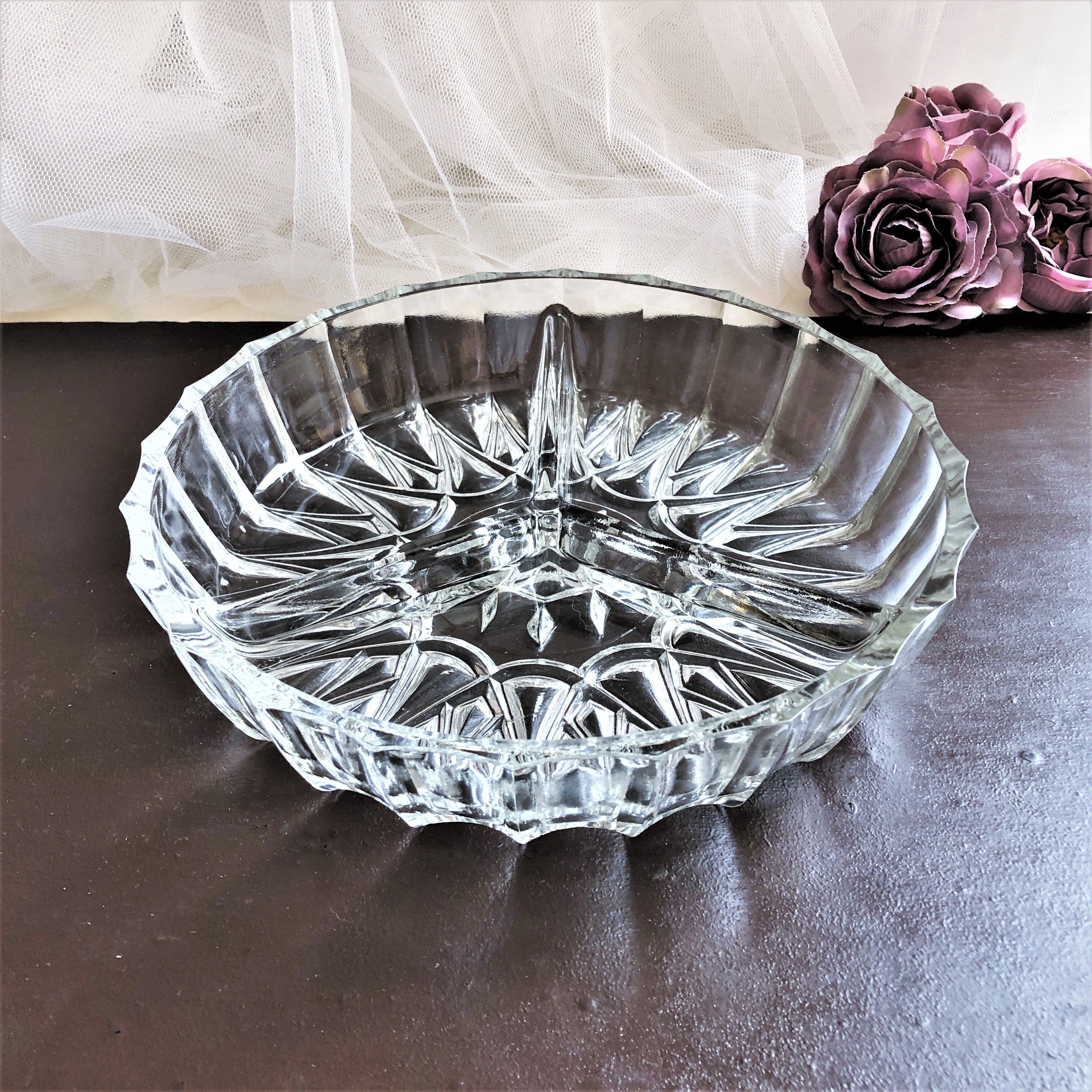 Serving dish called beggar with three vintage compartments