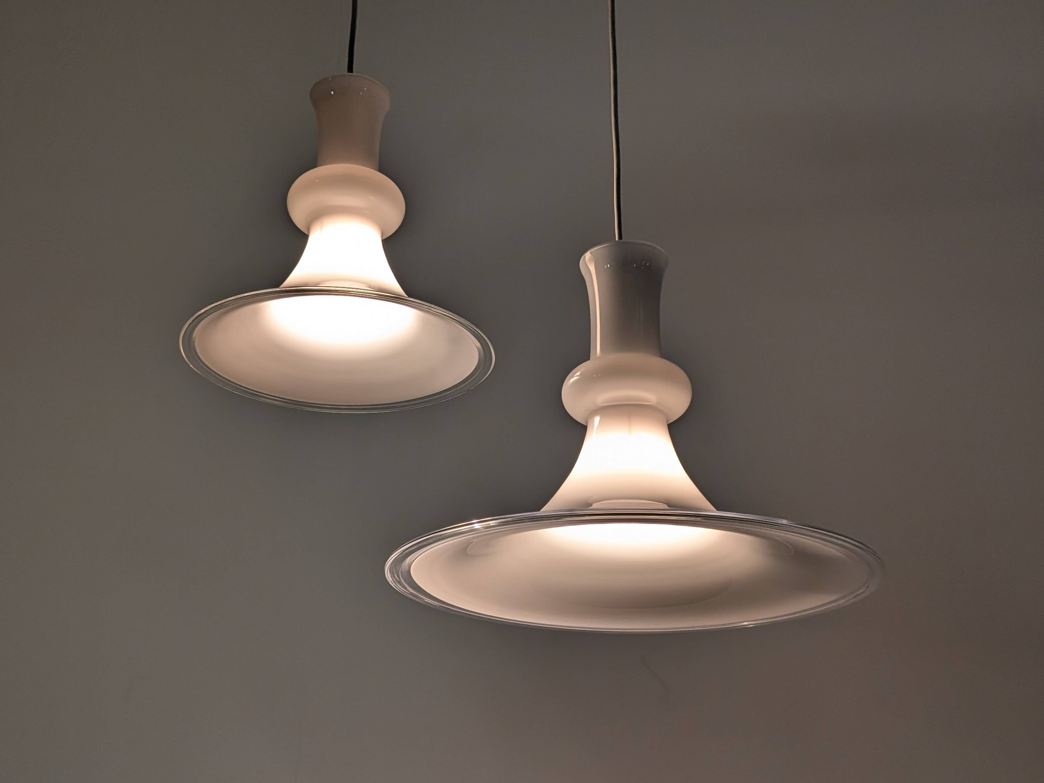 Paire de suspensions en opaline de Michael Bang pour Royal Copenhagen, années 1970