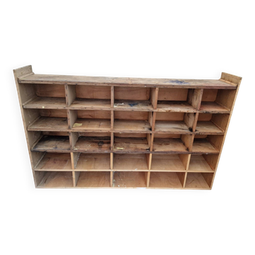Meuble de métiers à casiers