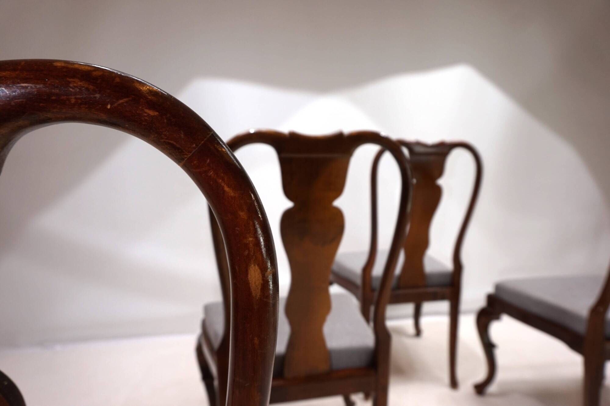 Lot de 5 chaises de salle à manger en acajou de style Reine Anne, 1920