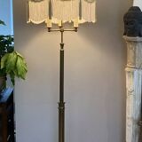 Lampadaire Art Déco époque début XXe en laiton massif, abat jour chapiteau