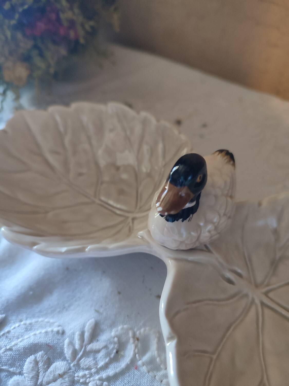 Duck slip serving dish