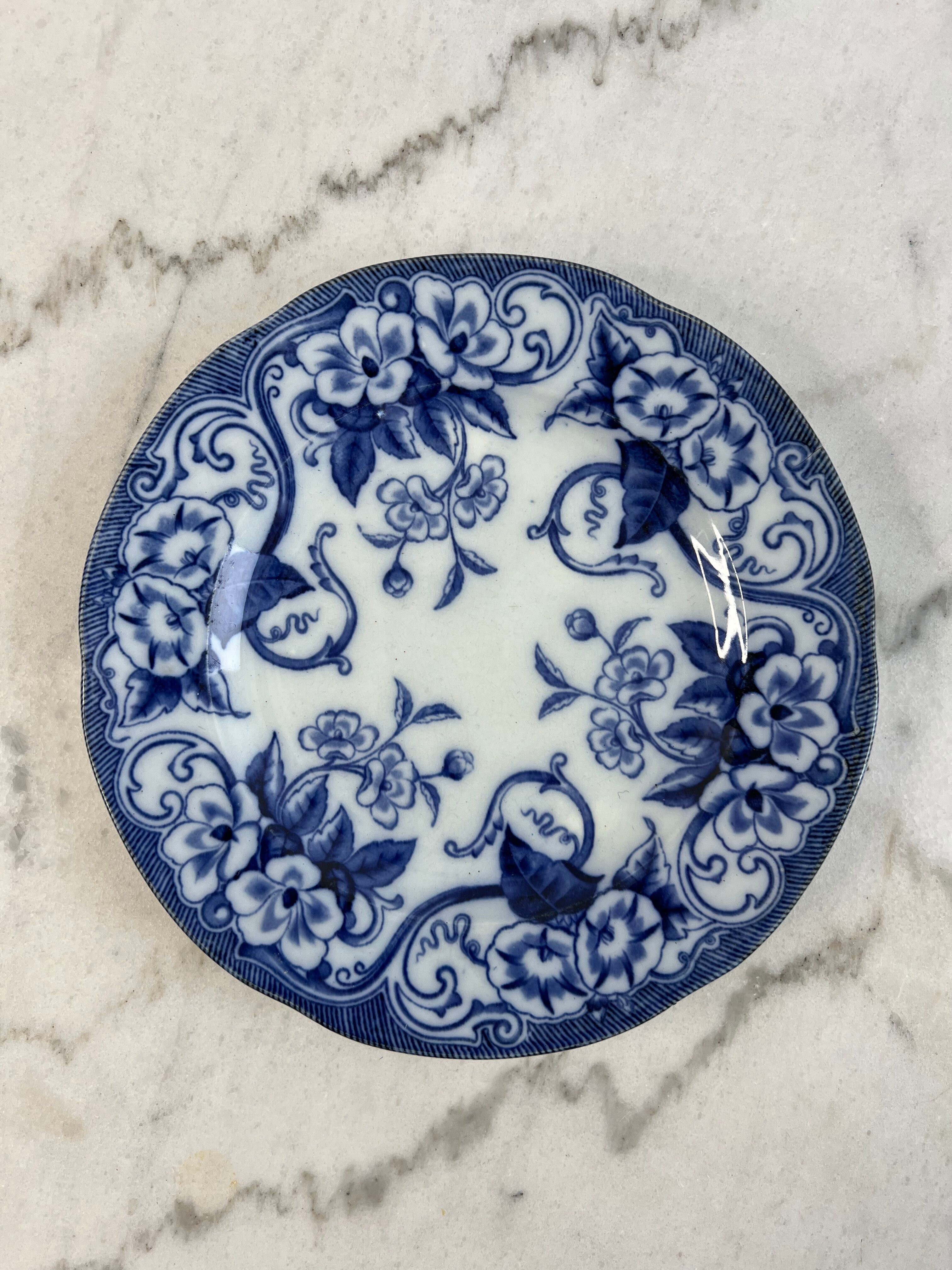 Iron Earth Creil and Montereau Flora set of 2 flat plates