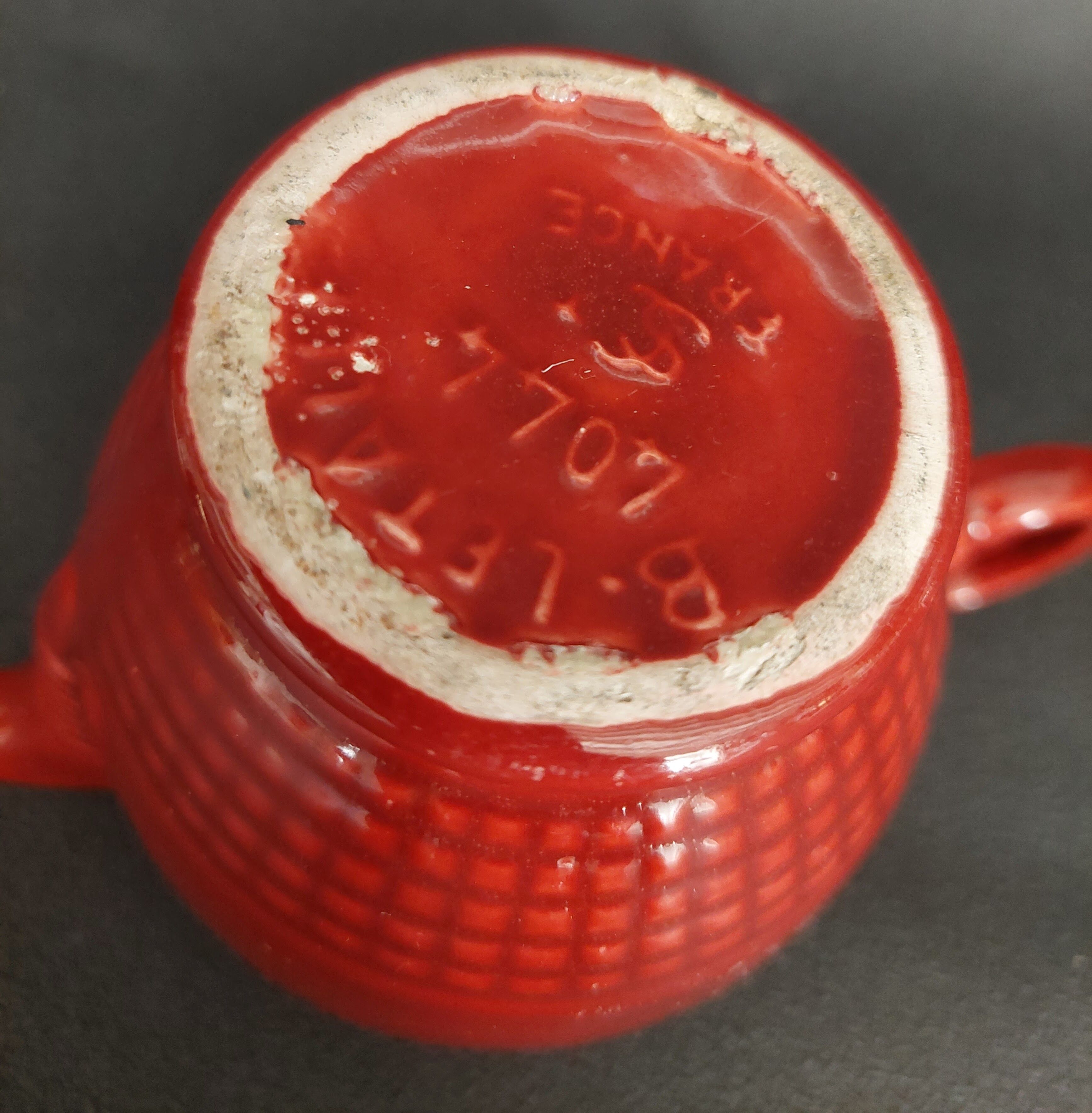 Ceramic cream pot in raspberry colour B. Letalle Saint Clément.