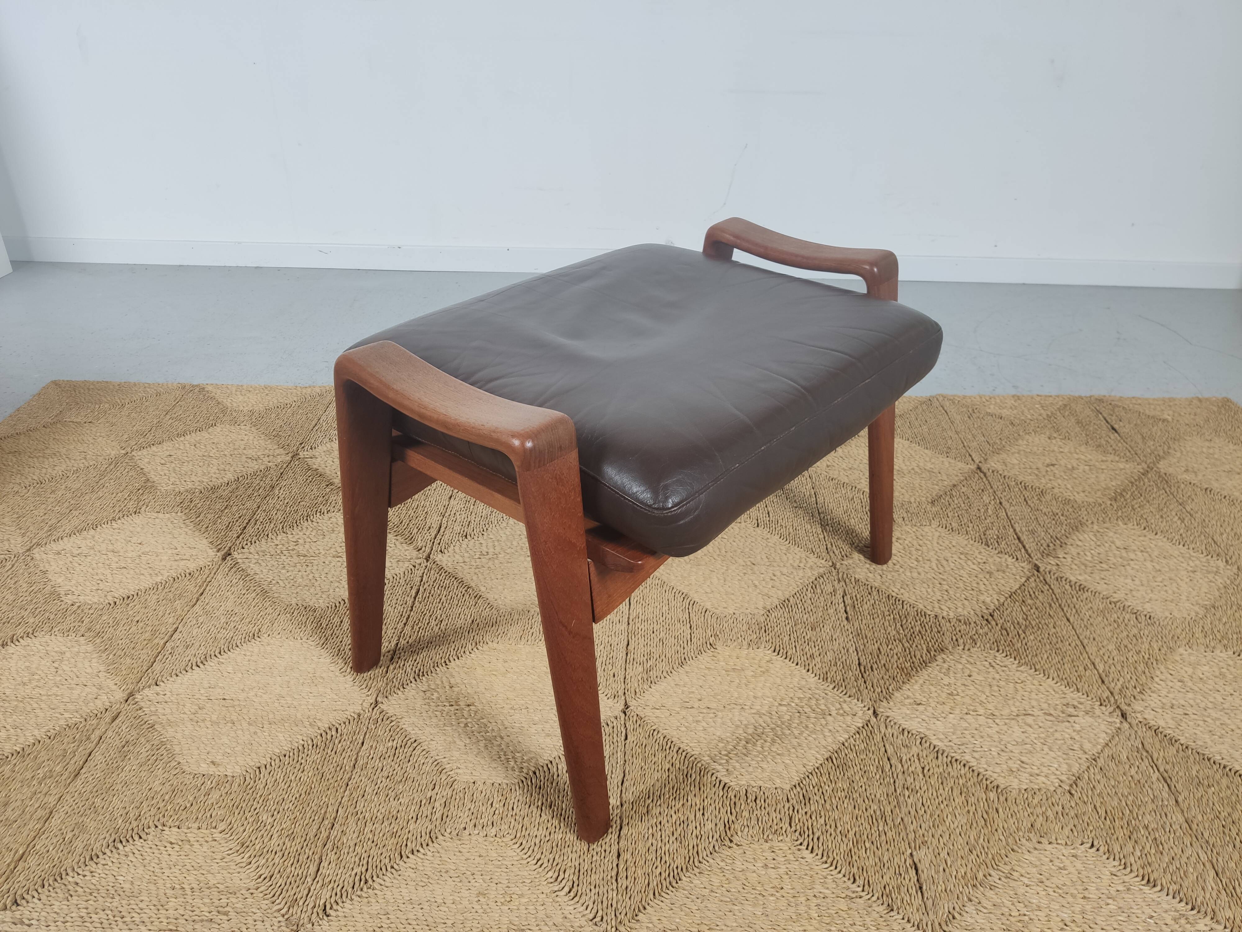 Leather and teak footrest Arne Wahl Iversen, Denmark 1960
