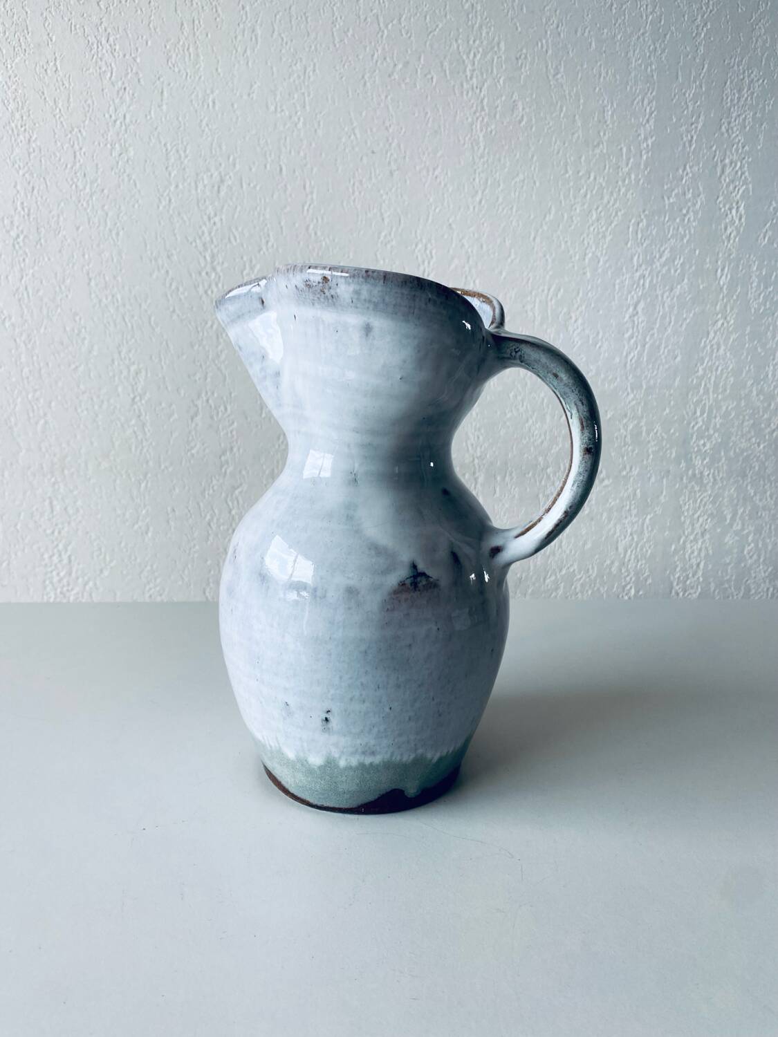 Large pitcher in Black Valley sandstone