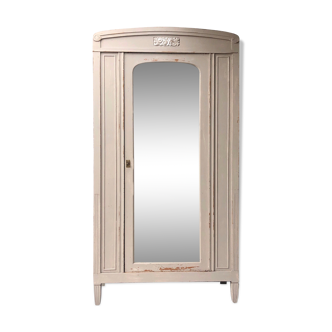 Armoire parisienne