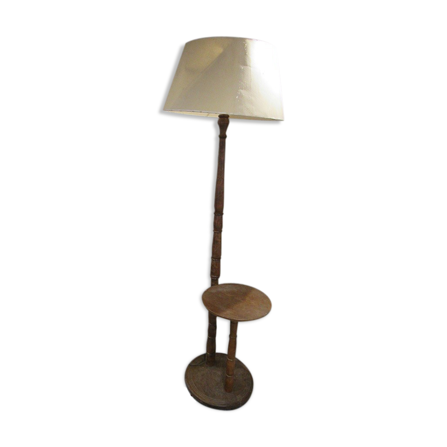 Wooden lamppost with table included