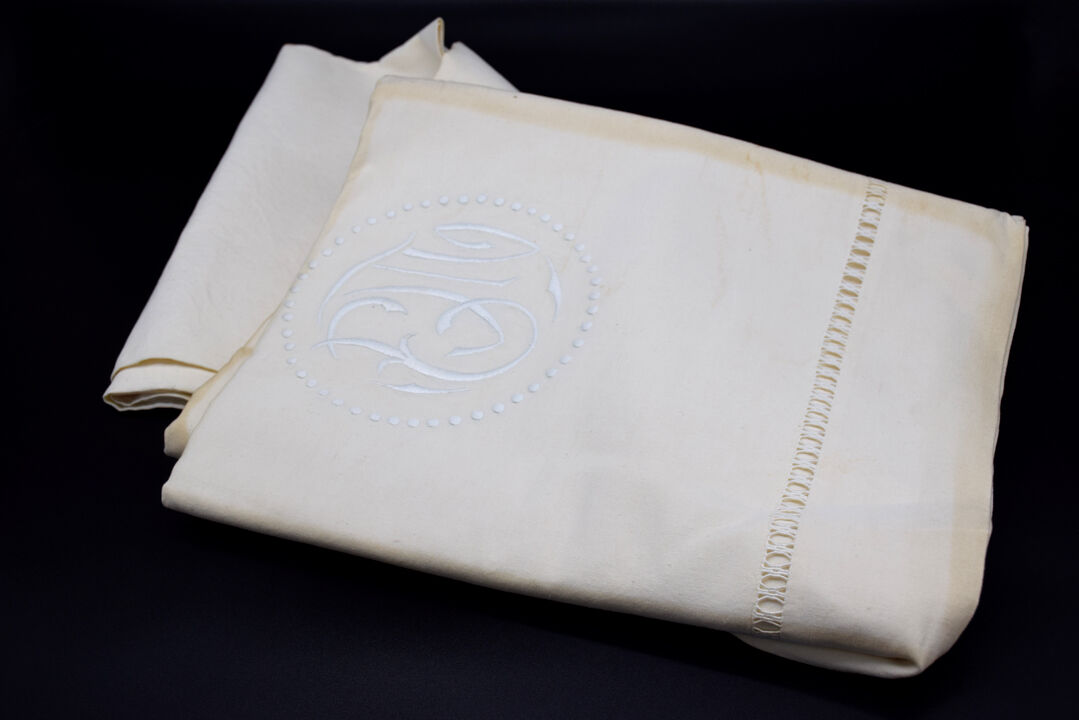 Old mestizo sheet and nineteenth linen