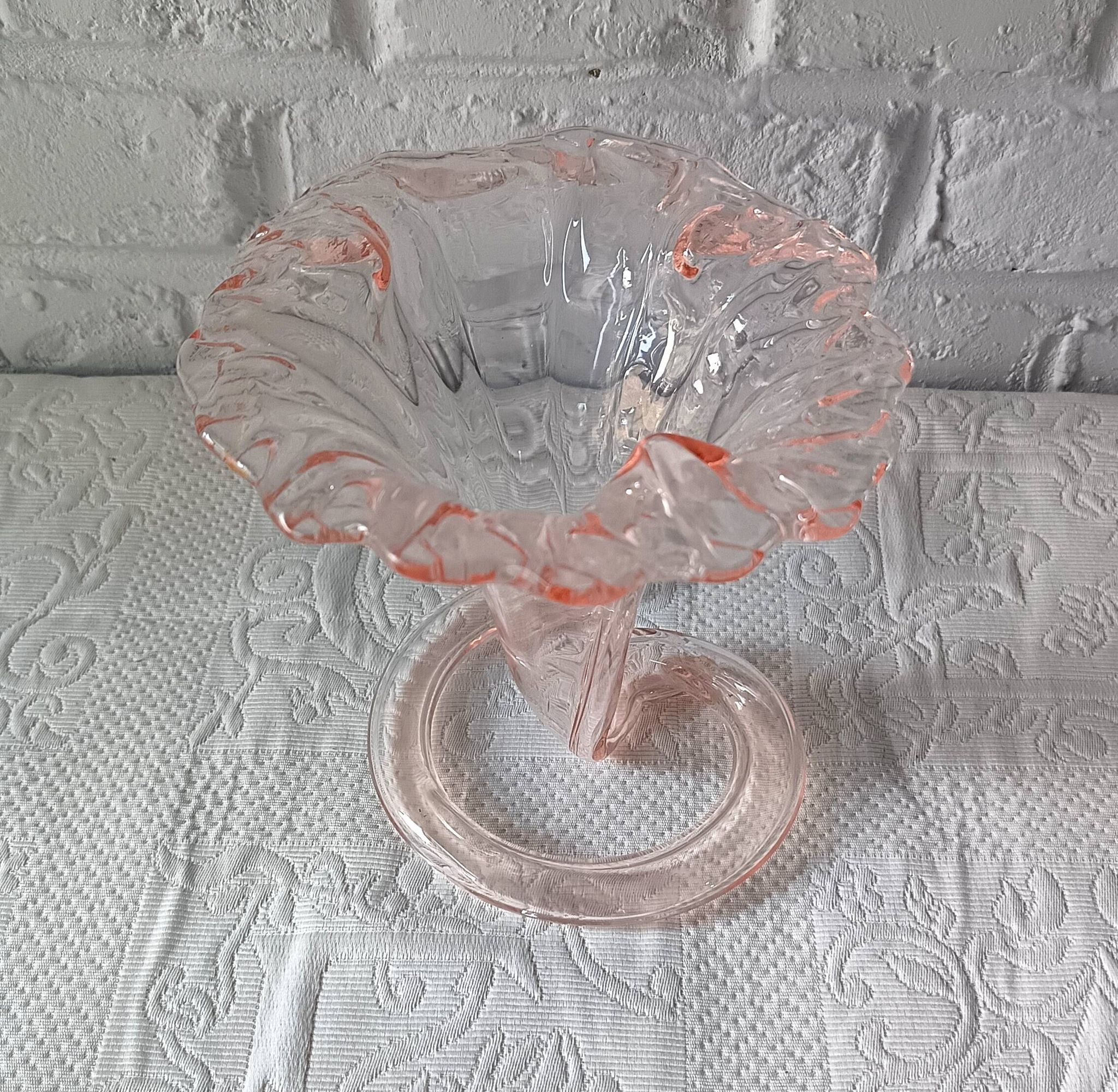 Pretty trumpet vase, in blown pink glass