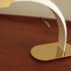 Lampe de bureau vintage en cuir gravé et en laiton plaqué or, Italie années 1970