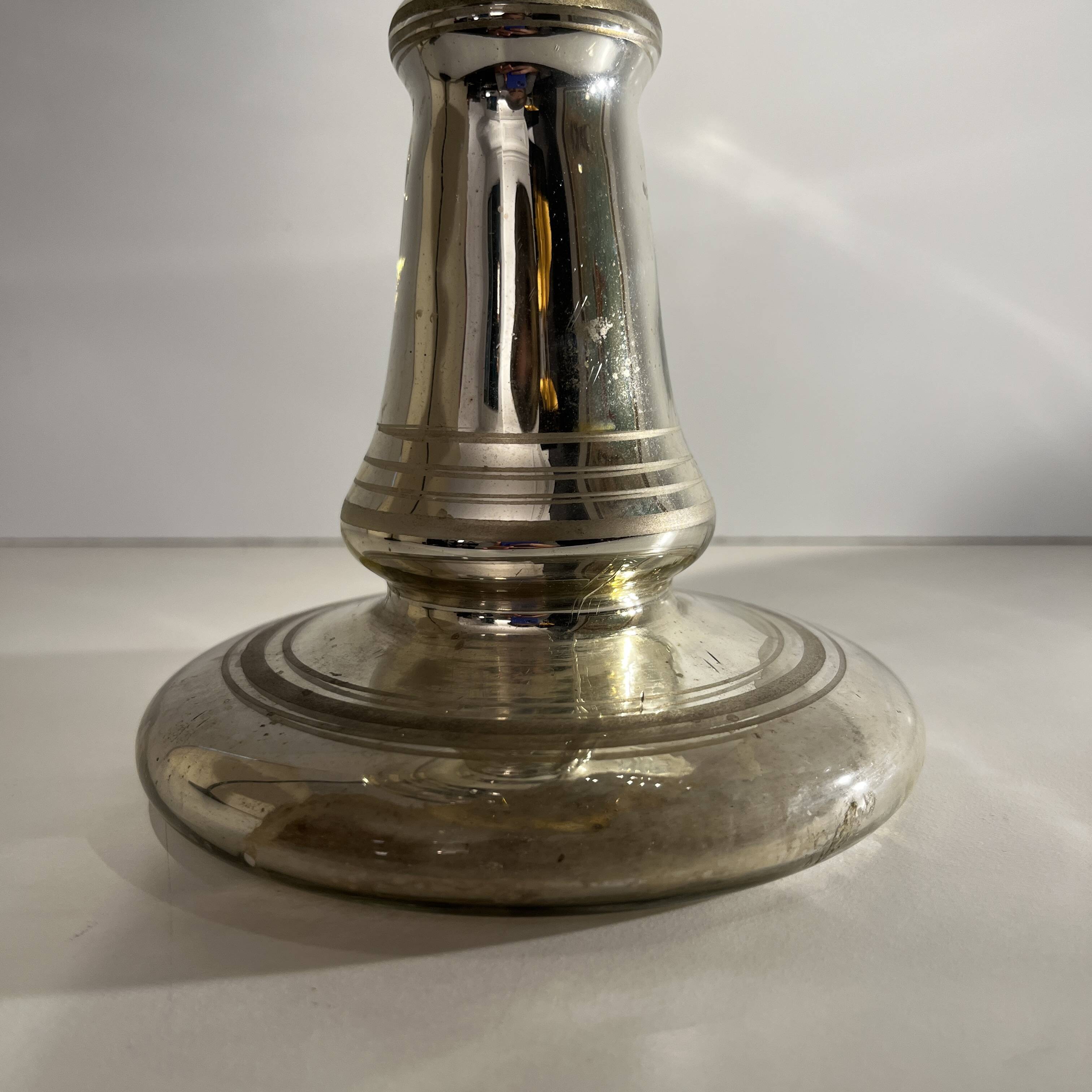 Cup in blown mercury and gilded glass called "sulfide", floral decoration engraved with