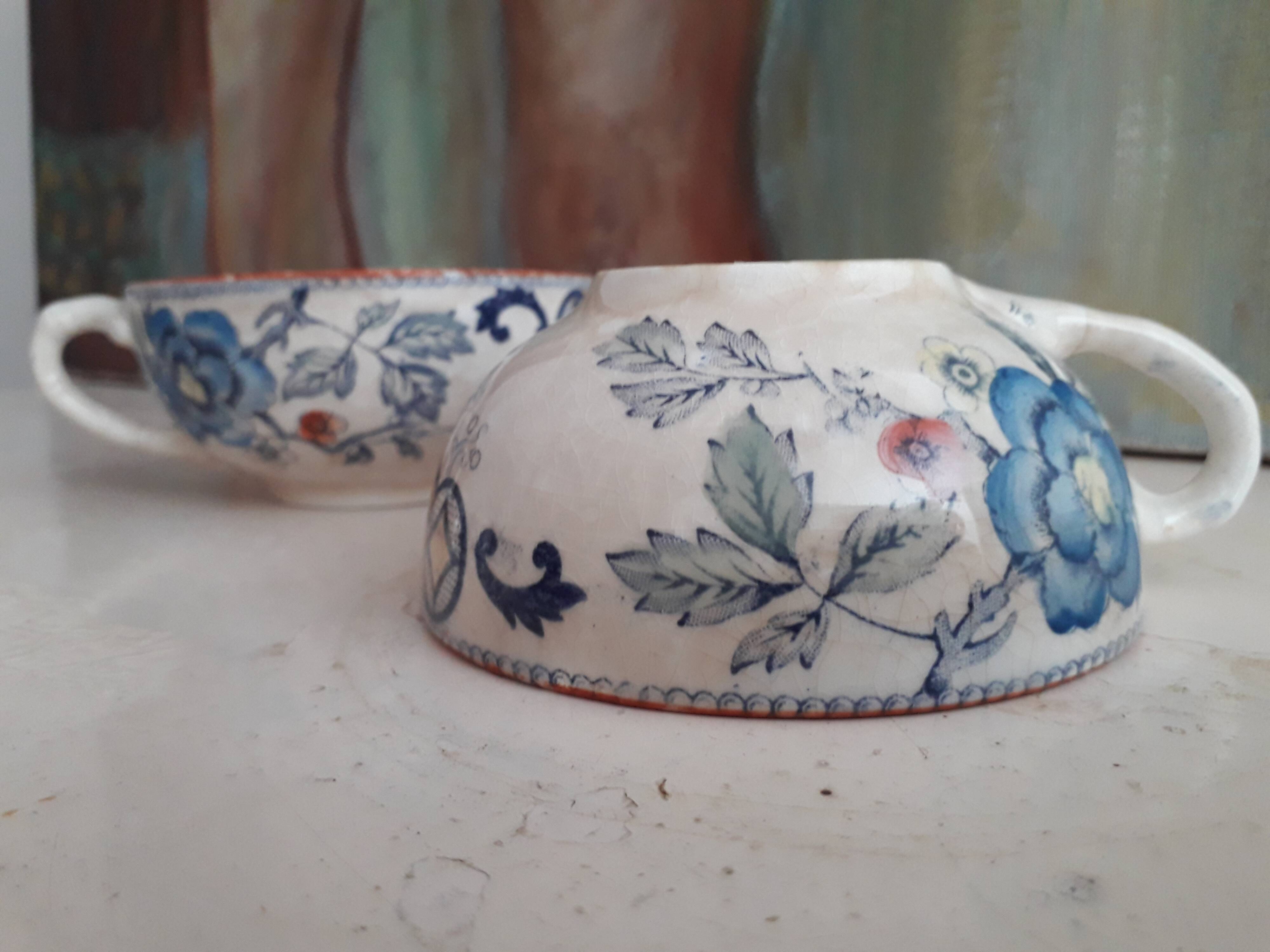 Old cups Creil and Montereau iron Earth